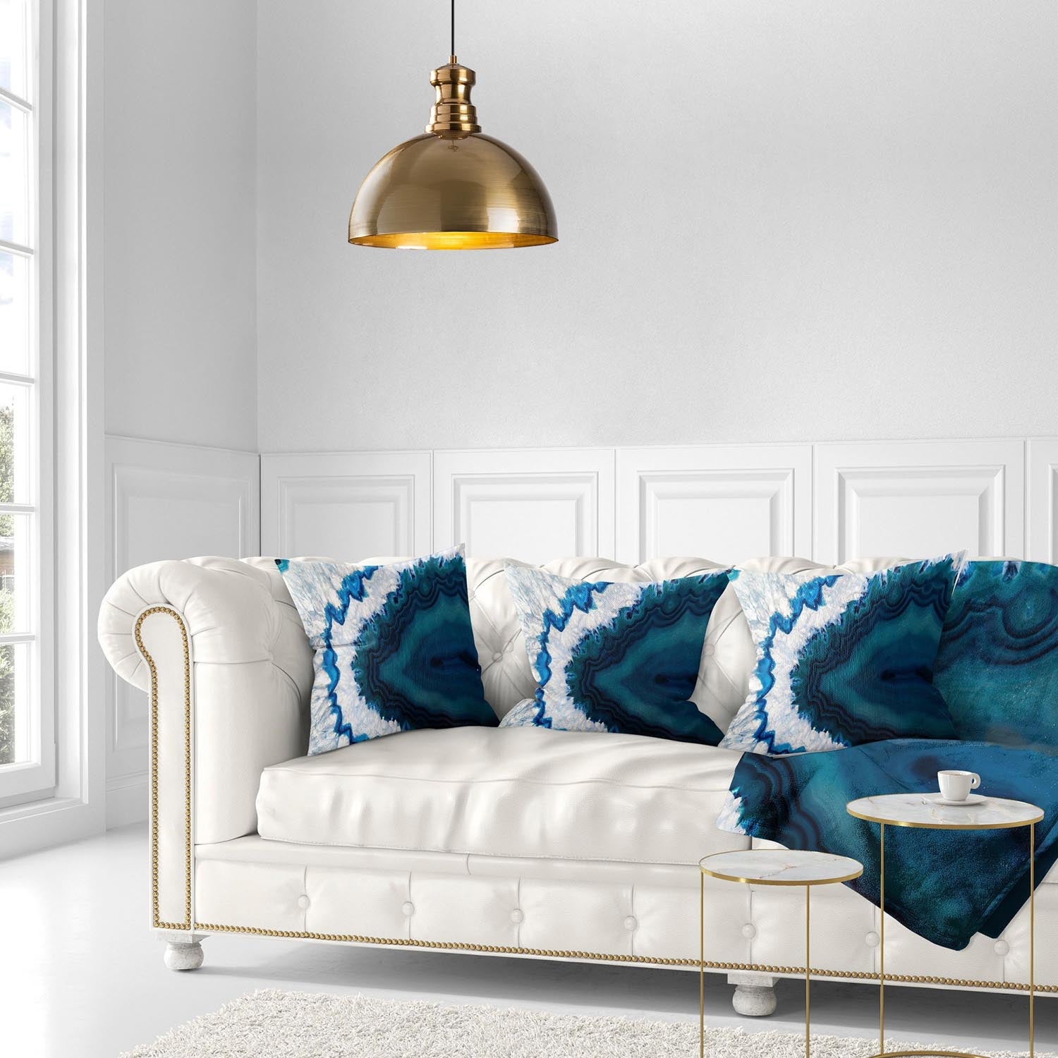 Entdecken Sie die Berceste Pendelleuchte in Gold von Opviq – ein skandinavisches Design-Highlight, das Eleganz und Stil in jeden Raum bringt.