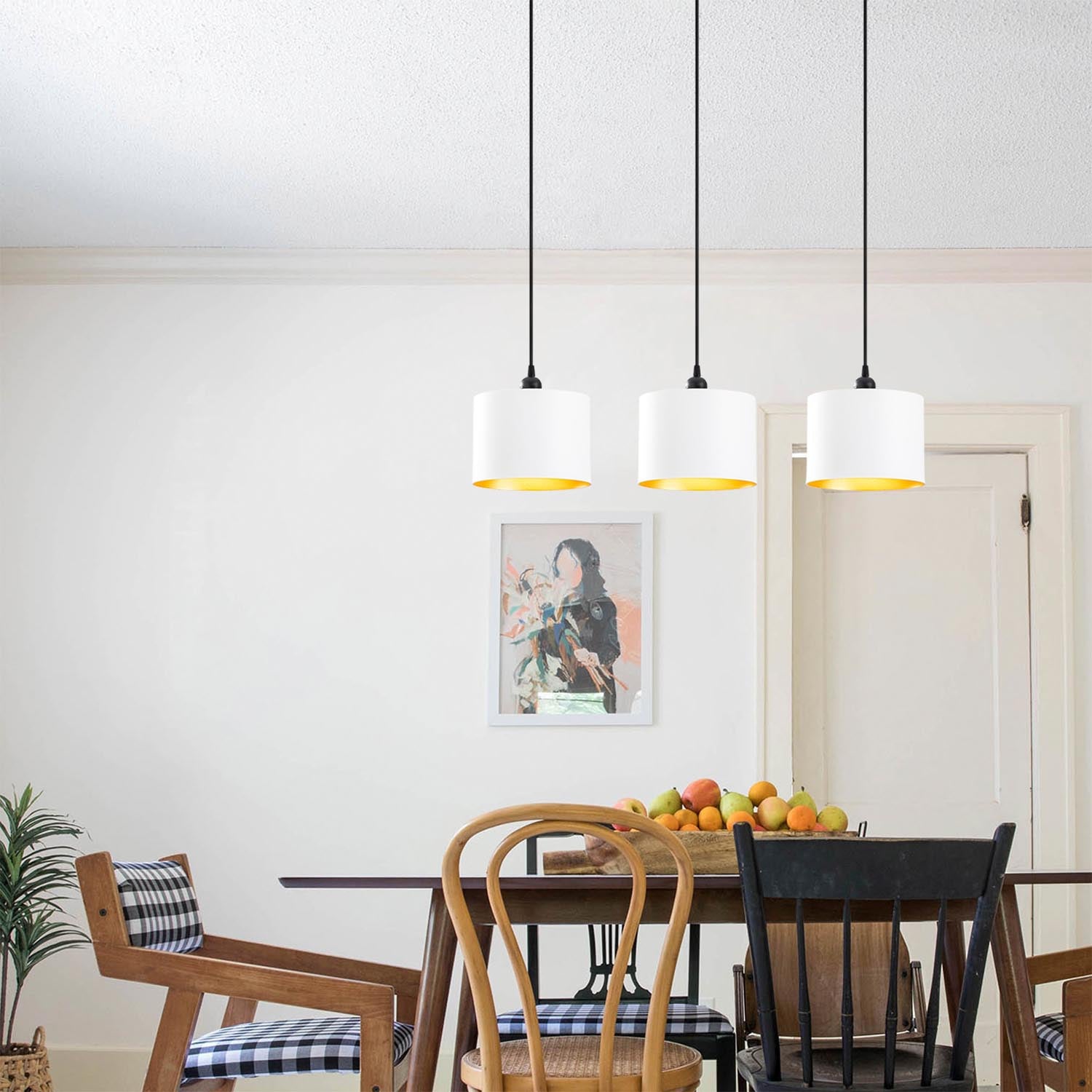 Entdecken Sie die Berceste Pendelleuchte in Weiß von Opviq – ein skandinavisches Designhighlight, das Eleganz und Ruhe in Ihr Zuhause bringt.