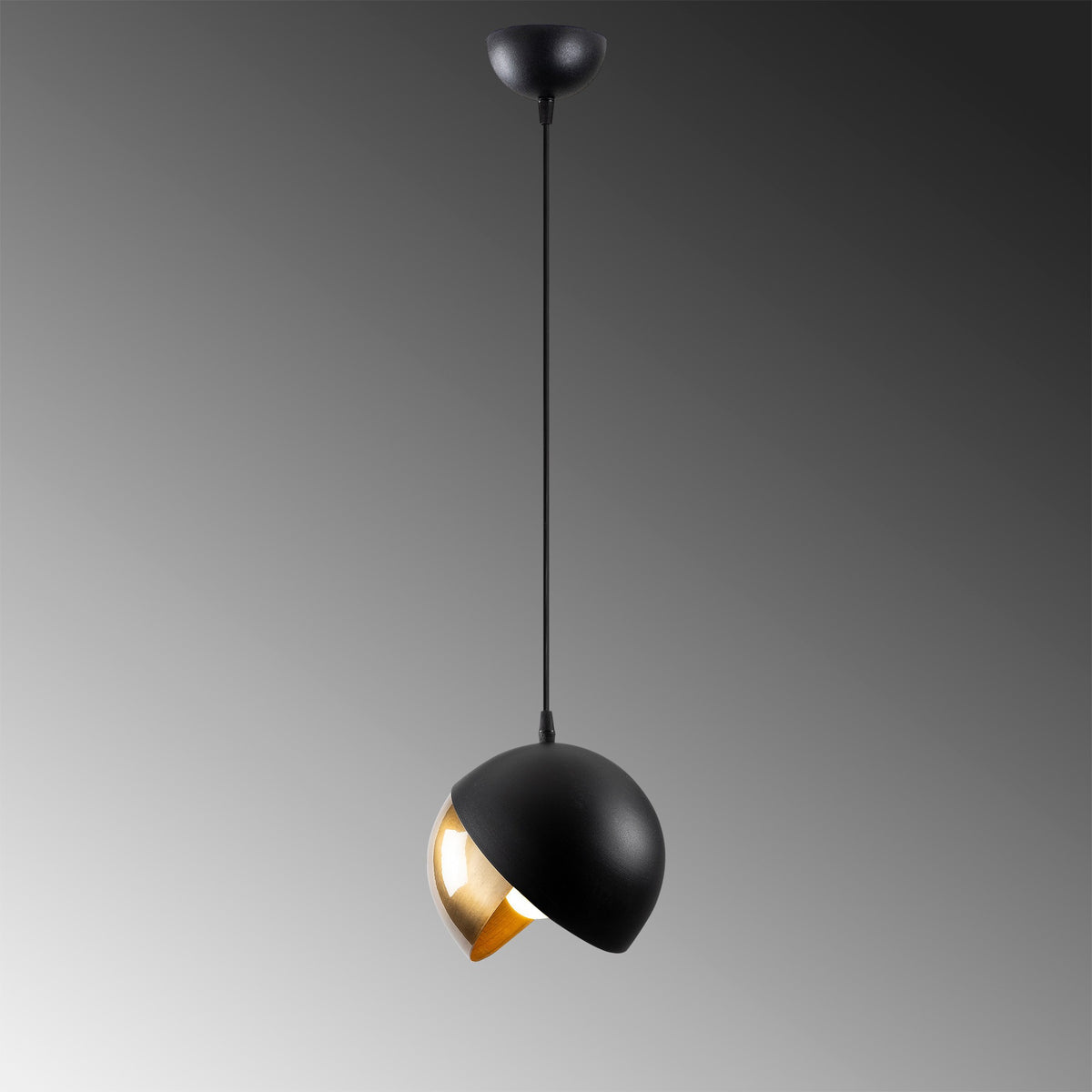 Berceste Pendellampe - Schwarz Gold in Schwarz Gold präsentiert im Onlineshop von KAQTU Design AG. Pendelleuchte ist von Opviq