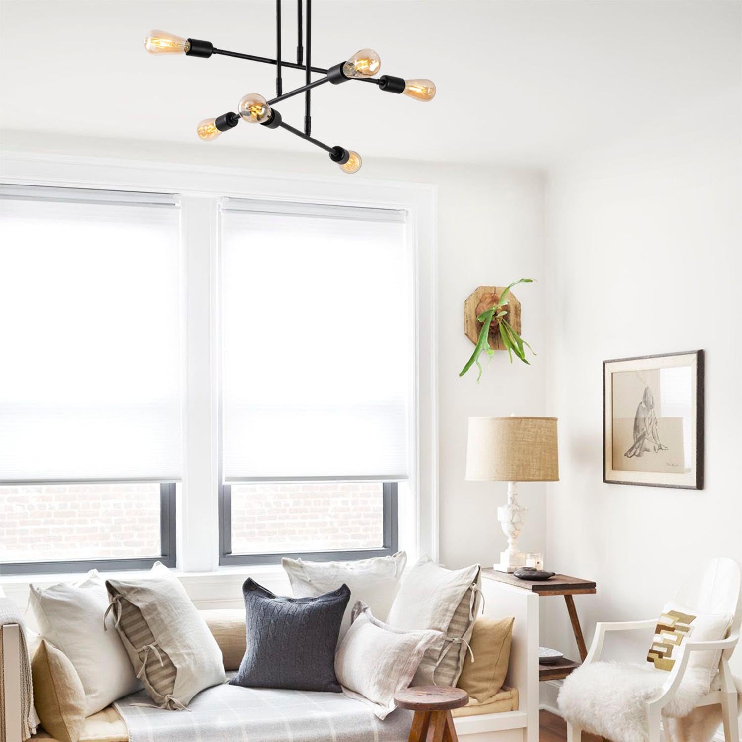 Entdecken Sie die Flower Pendelleuchte in Schwarz von Opviq – ein elegantes Designstück, das jeden Raum stilvoll erhellt.