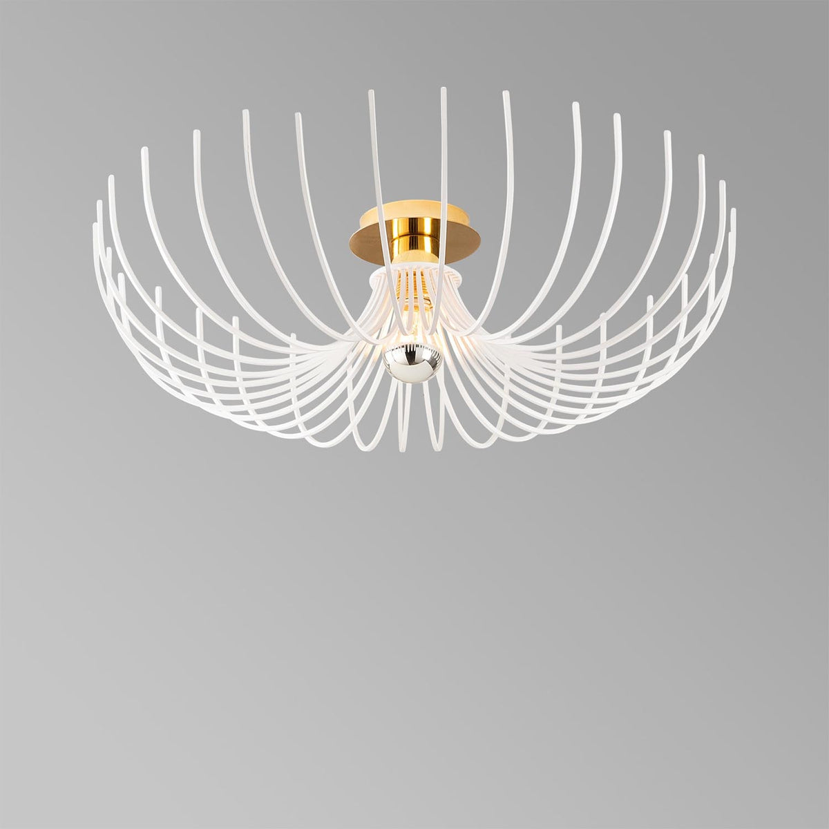 Aspendos Deckenlampe - Weiss in Weiss präsentiert im Onlineshop von KAQTU Design AG. Deckenleuchte ist von Opviq