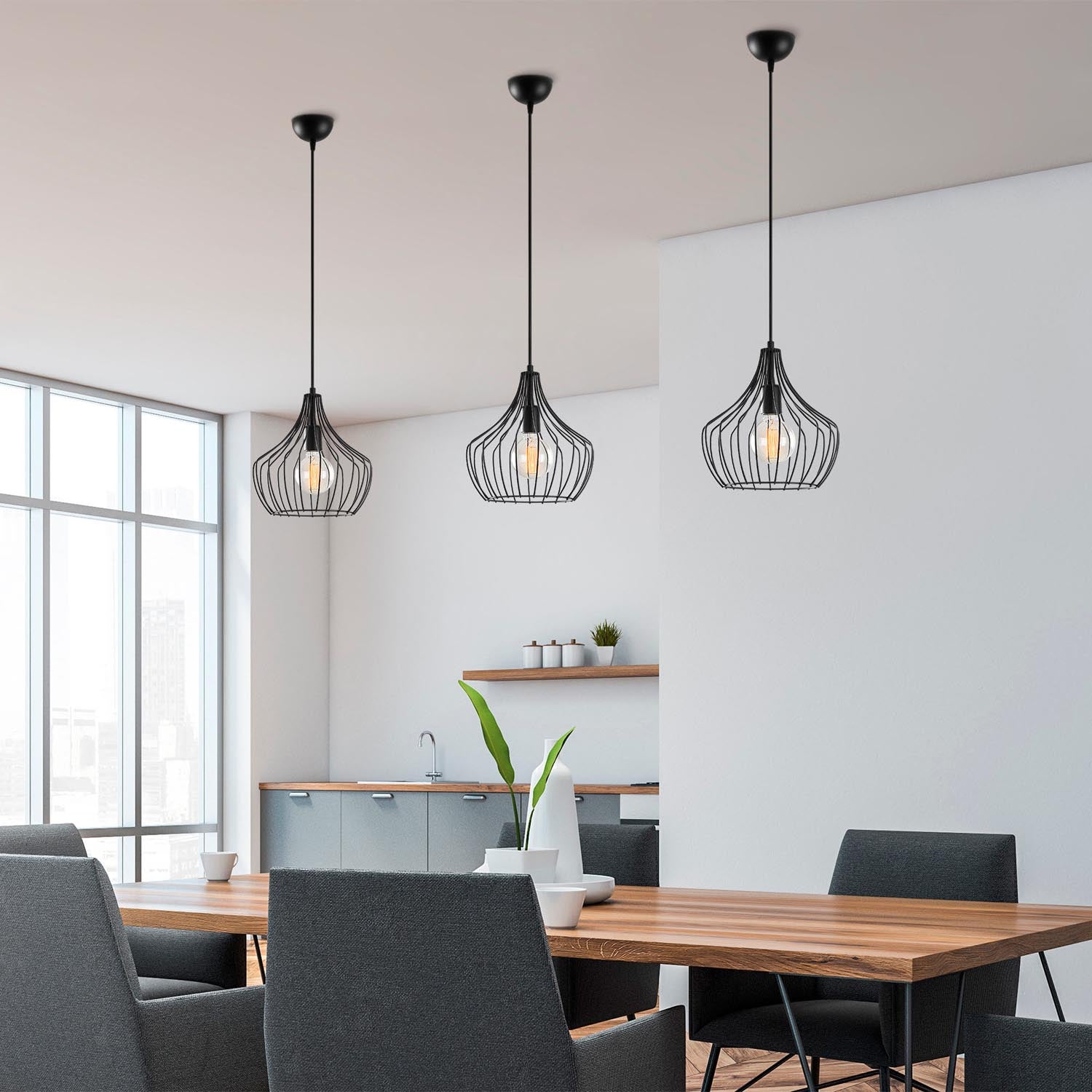 Entdecken Sie die Mezopotamya Pendelleuchte in Schwarz von Opviq – ein eleganter Blickfang, der jedem Raum einen Hauch von Raffinesse verleiht.