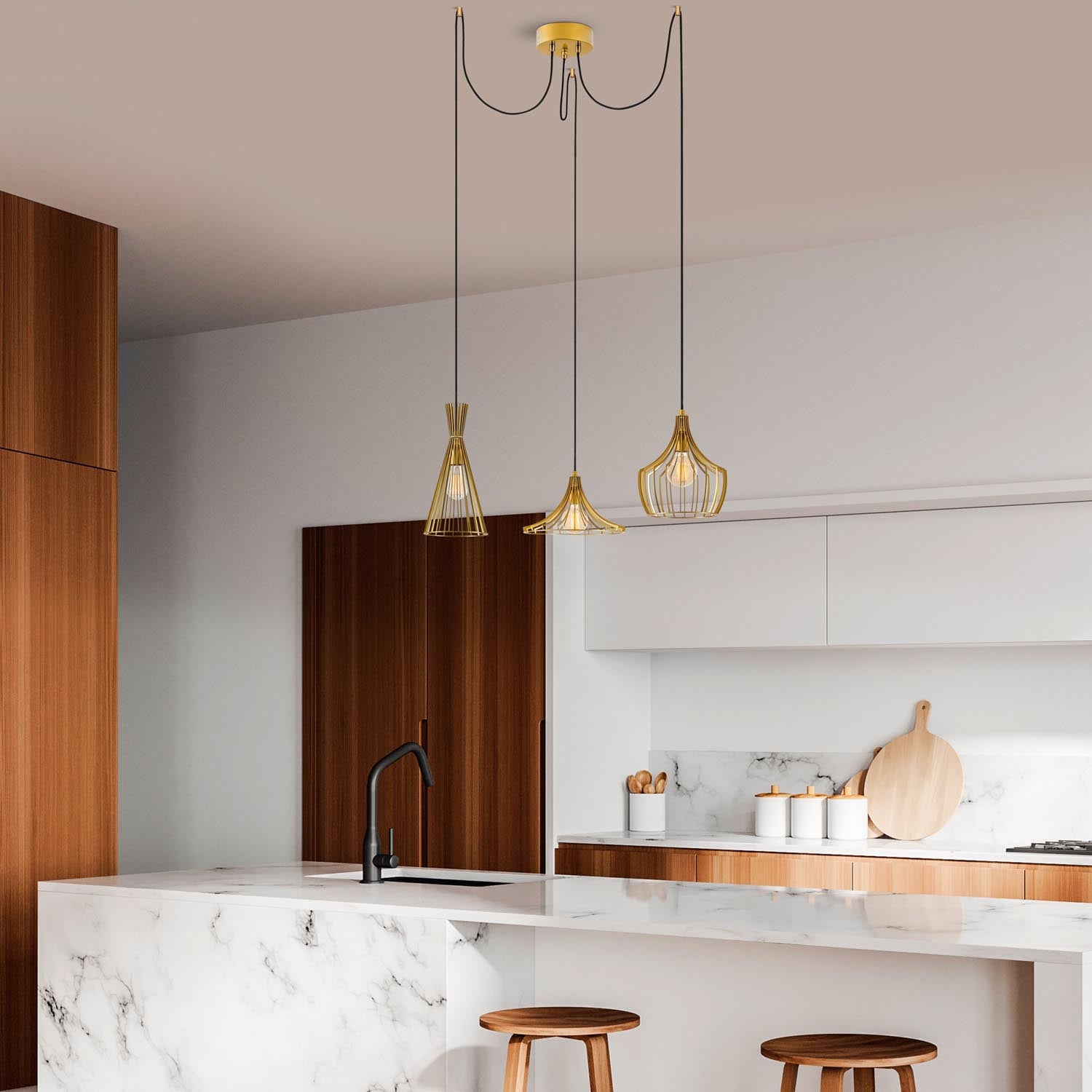 Entdecken Sie die elegante Mezopotamya Pendelleuchte in Gold von Opviq. Ein stilvolles Highlight für Ihr Zuhause, das jeden Raum erhellt.