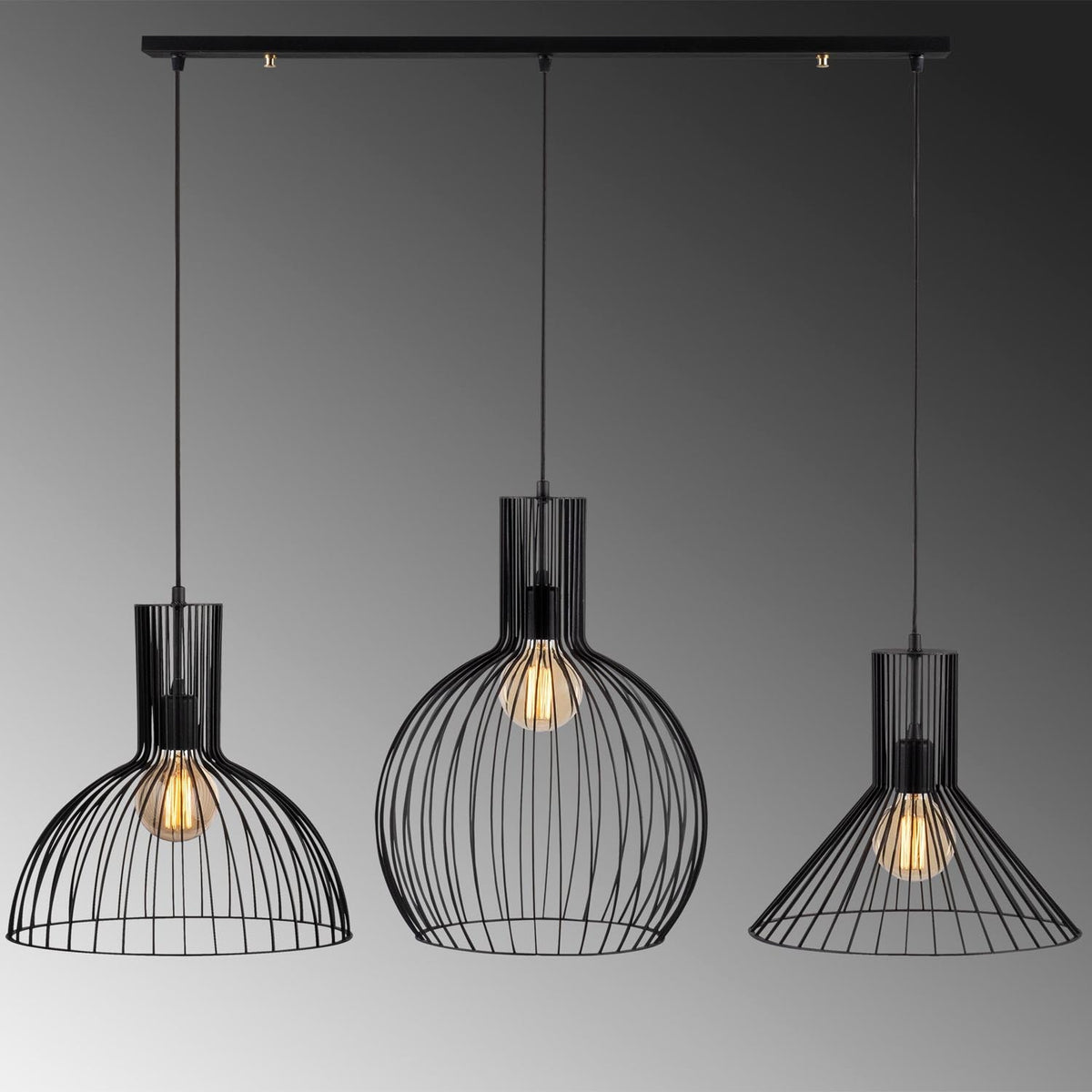 Fellini Pendellampe - Schwarz in Schwarz präsentiert im Onlineshop von KAQTU Design AG. Pendelleuchte ist von Opviq
