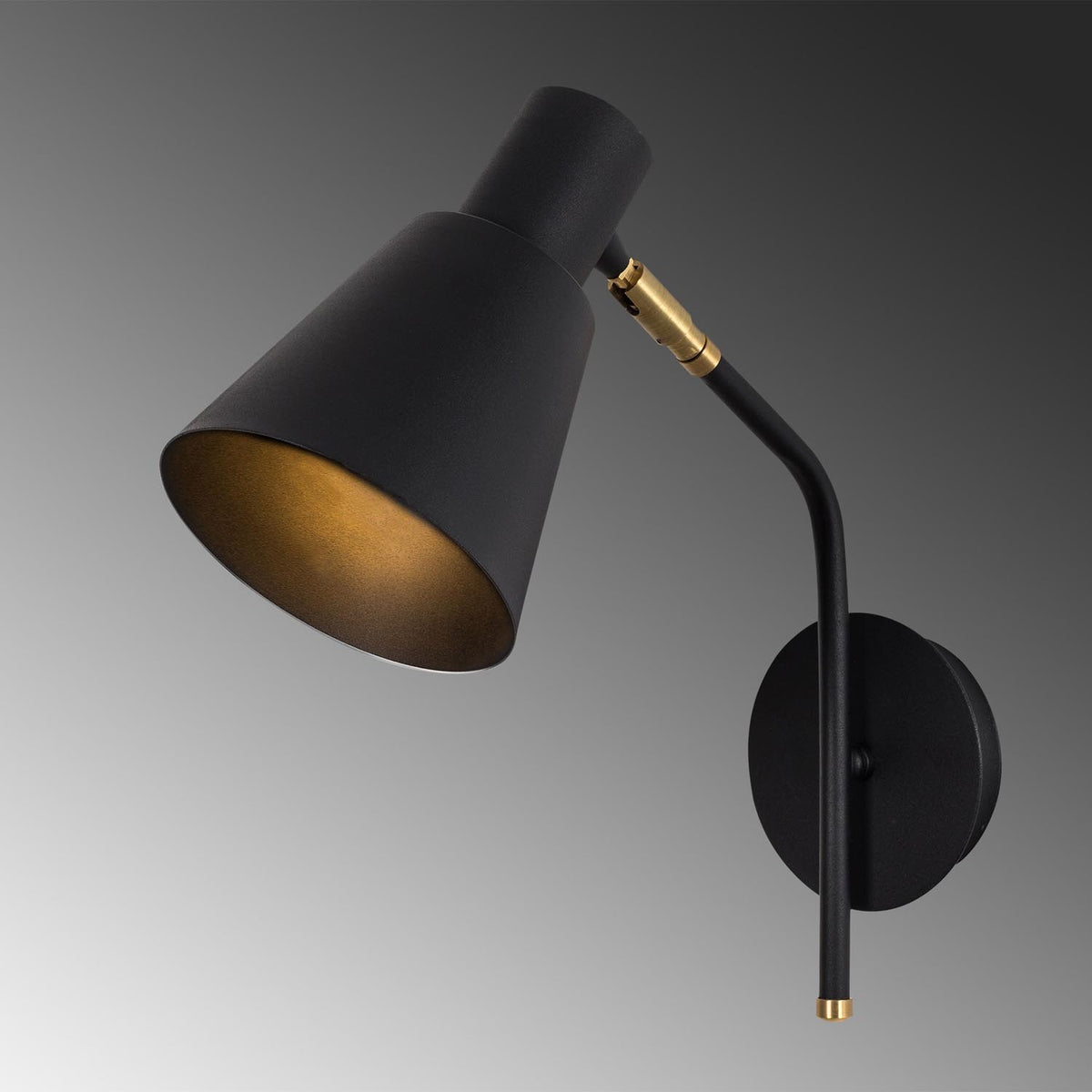 Sivani Wandleuchte - Schwarz Gold in Schwarz Gold präsentiert im Onlineshop von KAQTU Design AG. Wandleuchte ist von Opviq