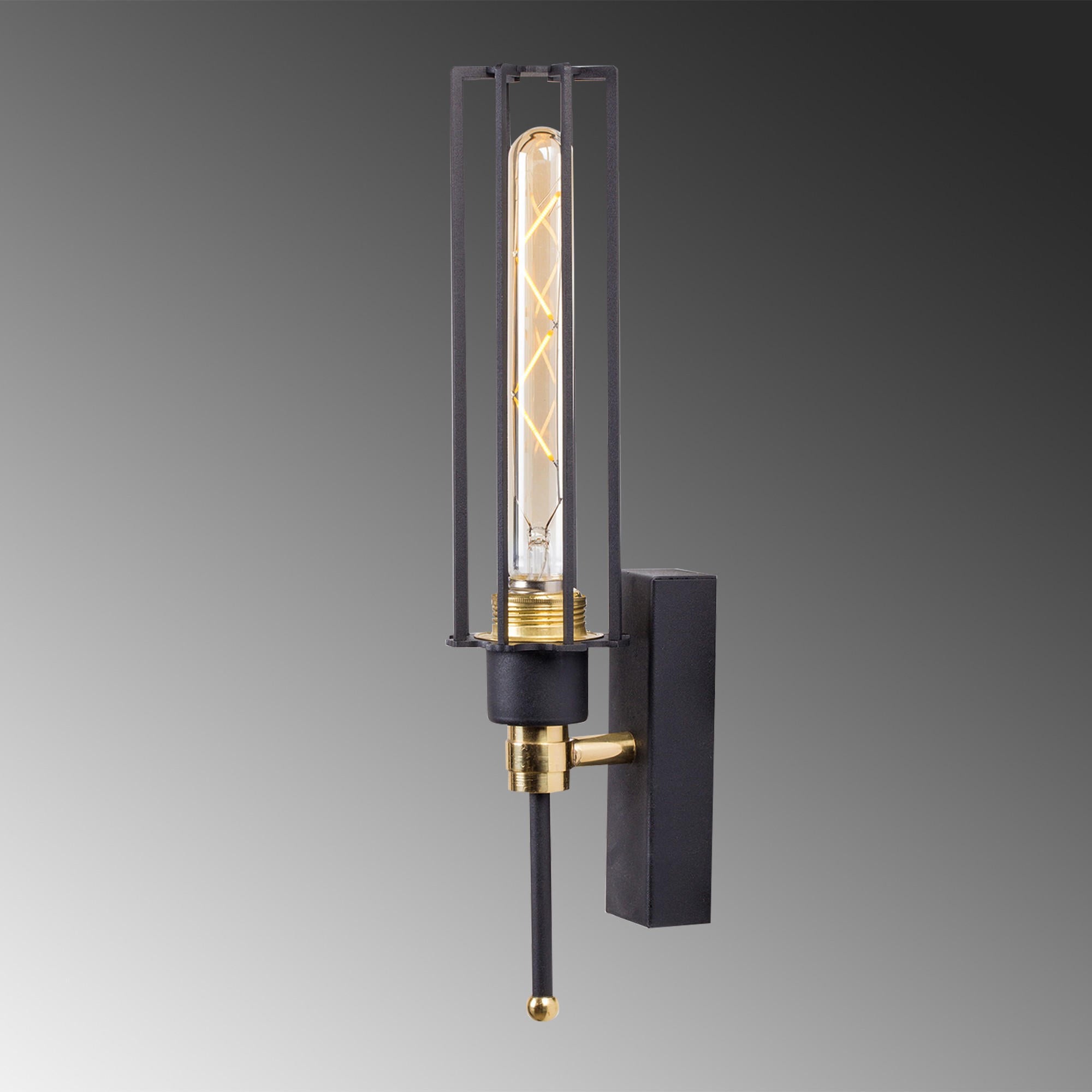 Fellini Wandleuchte - Schwarz Gold in Schwarz Gold präsentiert im Onlineshop von KAQTU Design AG. Wandleuchte ist von Opviq