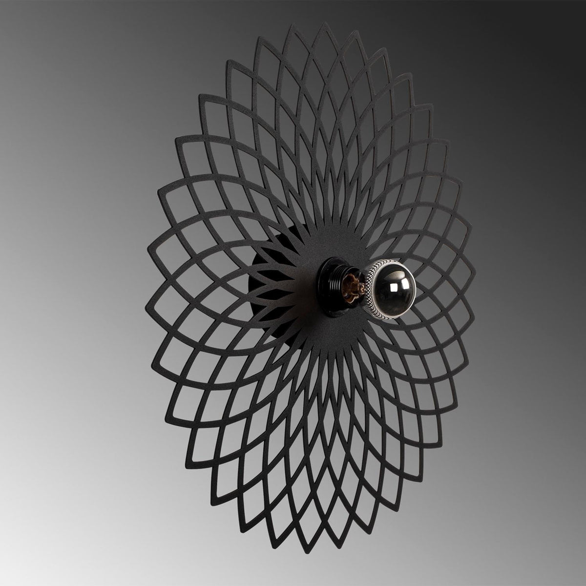 Fellini Wandleuchte - Schwarz in Schwarz präsentiert im Onlineshop von KAQTU Design AG. Wandleuchte ist von Opviq