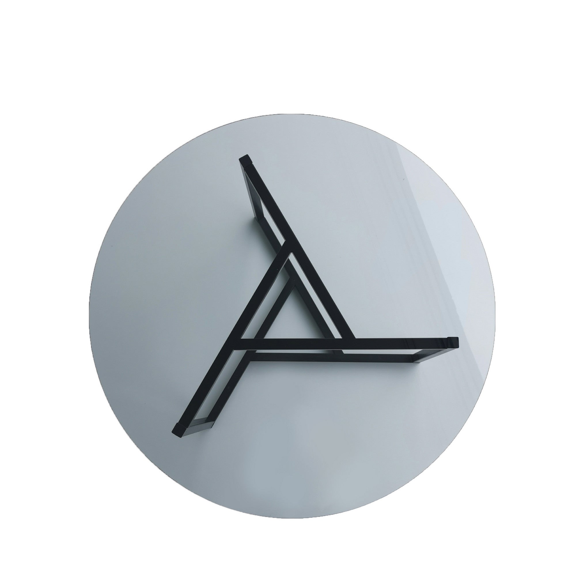 Erleben Sie den Trio Sofatisch von Hanah Home in edlem Rauch Schwarz. Ein zeitgenössisches Meisterwerk, das Eleganz und Industrie-Charme vereint.