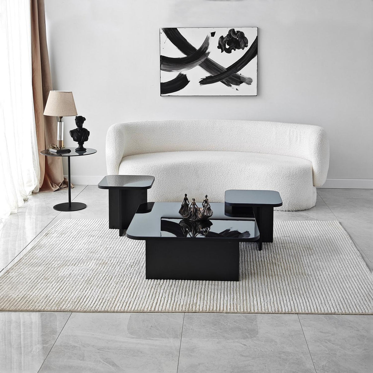Jazz Sofatisch - Schwarz
Rauch in Schwarz / Rauch präsentiert im Onlineshop von KAQTU Design AG. Couchtisch ist von Hanah Home