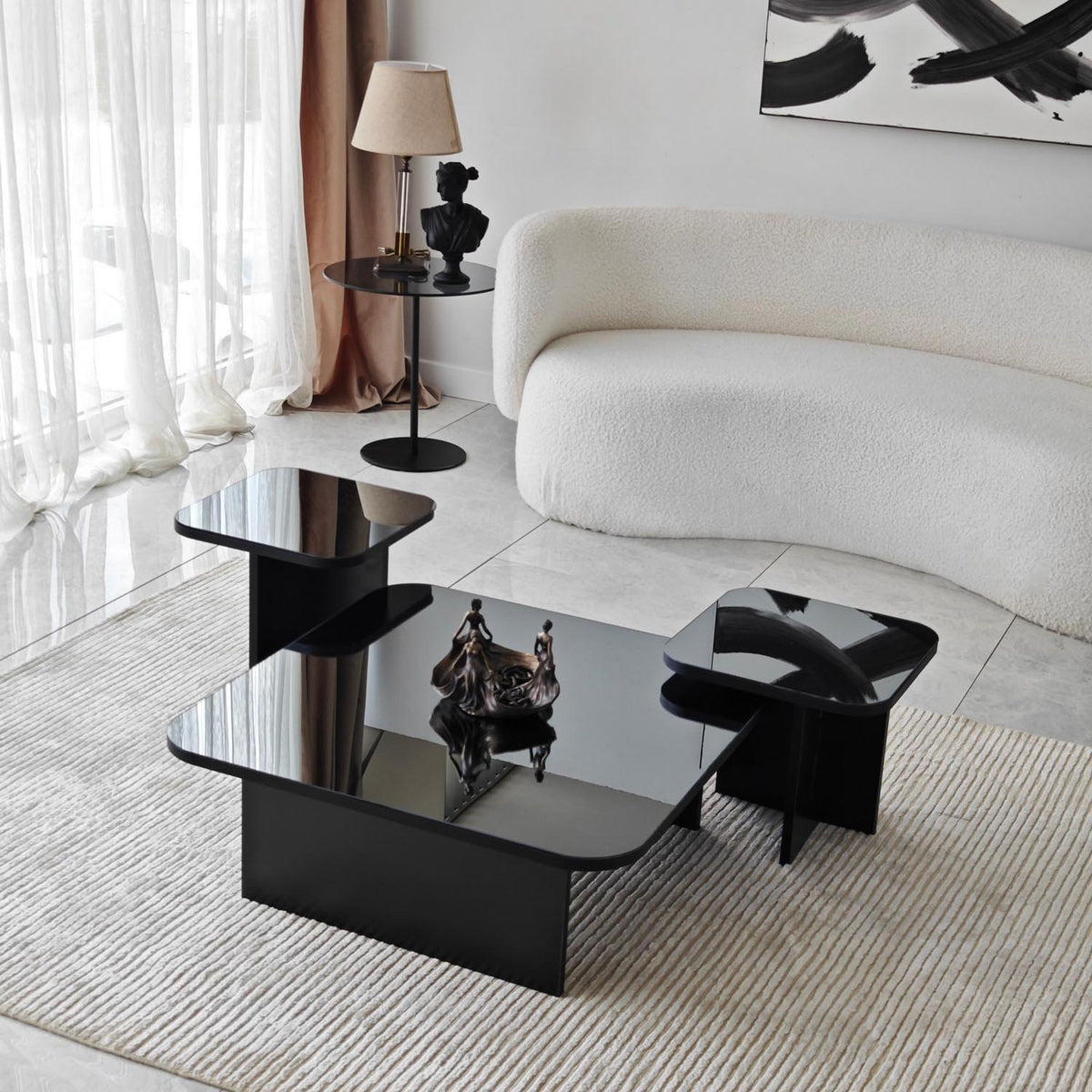 Jazz Sofatisch - Schwarz
Rauch in Schwarz / Rauch präsentiert im Onlineshop von KAQTU Design AG. Couchtisch ist von Hanah Home