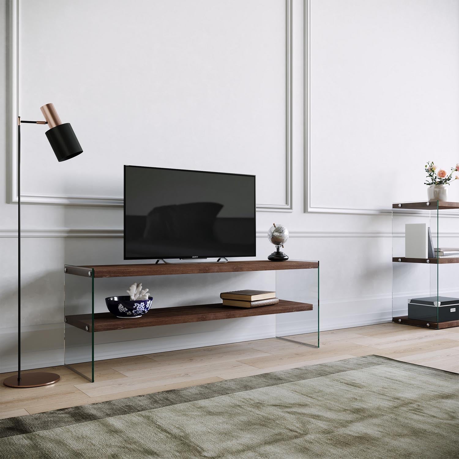 Entdecken Sie das elegante TV1003 Sideboard in Walnuss von Hanah Home. Stilvolles Design, robustes Kiefernholz und viel Stauraum für Ihr Wohnzimmer.