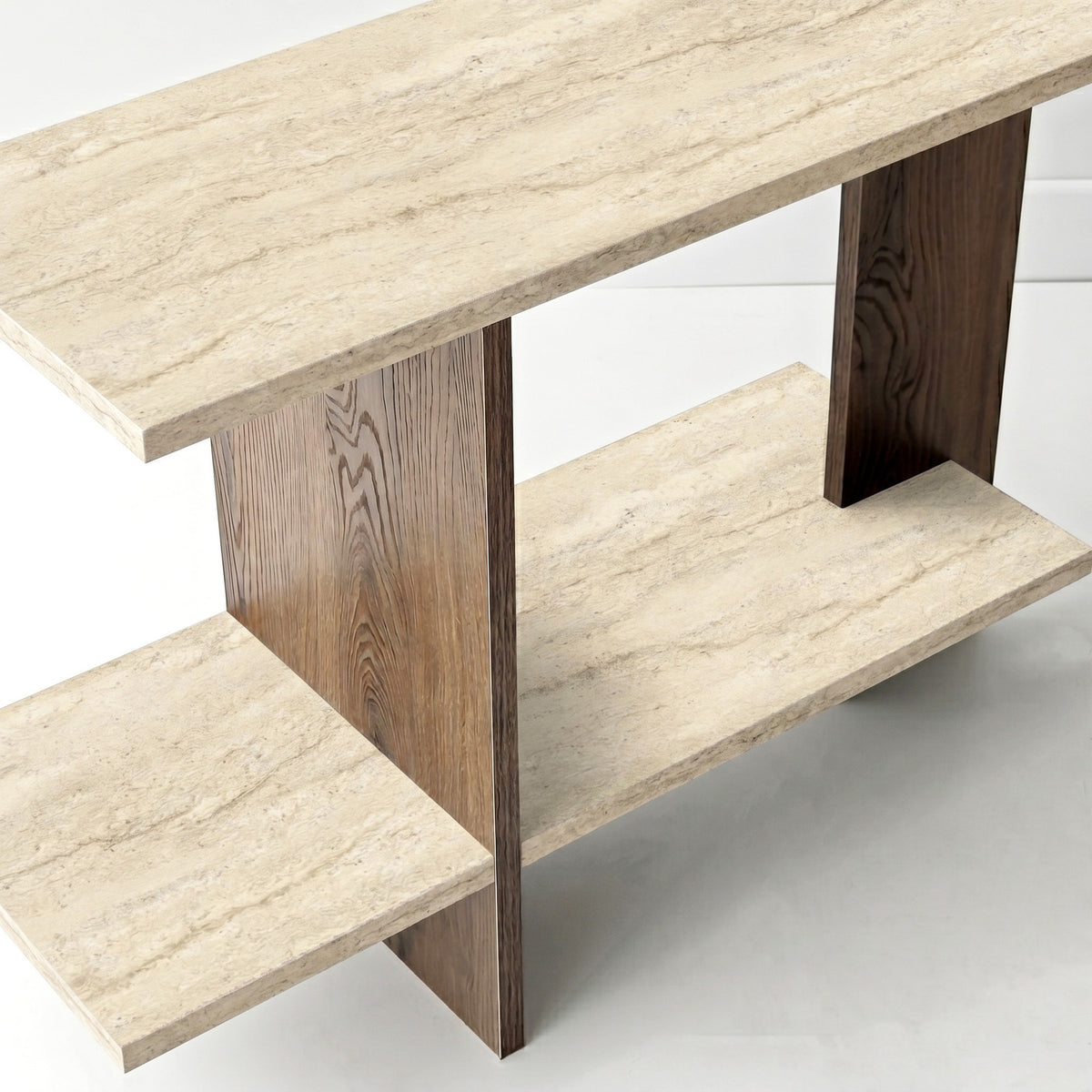 Beistelltisch mit rechteckiger Platte in Travertin-Optik und Nussbaum-Gestell, Melamin-Spanplatte, Masse 80 x 30 x 55 cm.