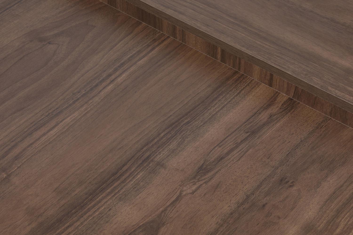 Entdecken Sie den Podium Sofatisch in Walnuss von Hanah Home – ein stilvolles, skandinavisches Design für Ihr Wohnzimmer, das Eleganz und Funktionalität vereint.