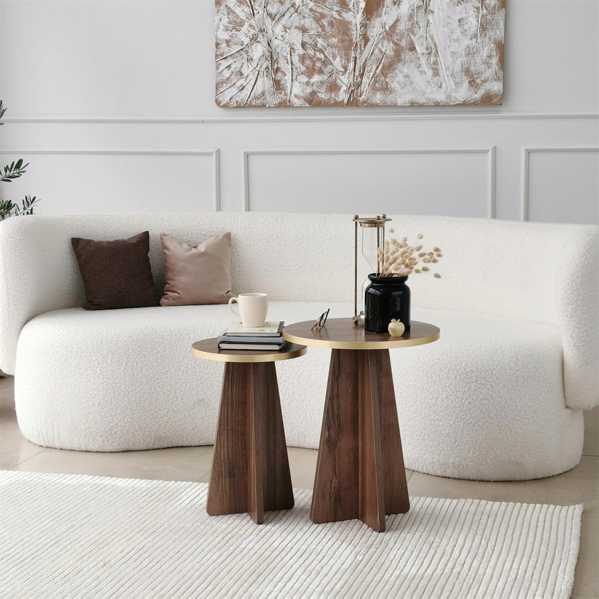 Mushroom 2 Sofatisch - Gold
Walnuss in Gold / Walnuss präsentiert im Onlineshop von KAQTU Design AG. Beistelltisch ist von Hanah Home