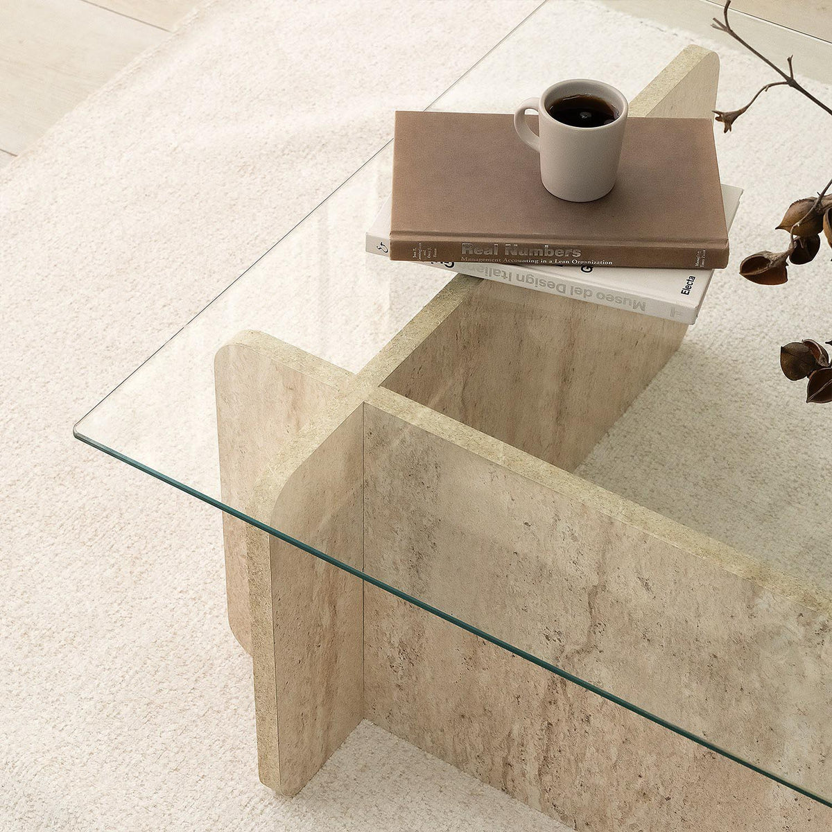 Escape Sofatisch - Travertin in Travertin präsentiert im Onlineshop von KAQTU Design AG. Couchtisch ist von Hanah Home
