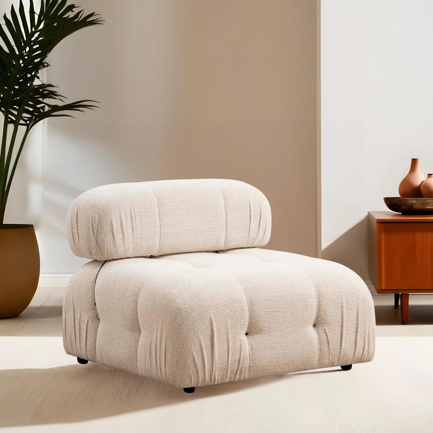 Erleben Sie das Bubble O1 Sofa in Sahne von Atelier Del Sofa – ein stilvolles, modulares 1-Sitz-Sofa, das höchsten Komfort und zeitlose Eleganz bietet.