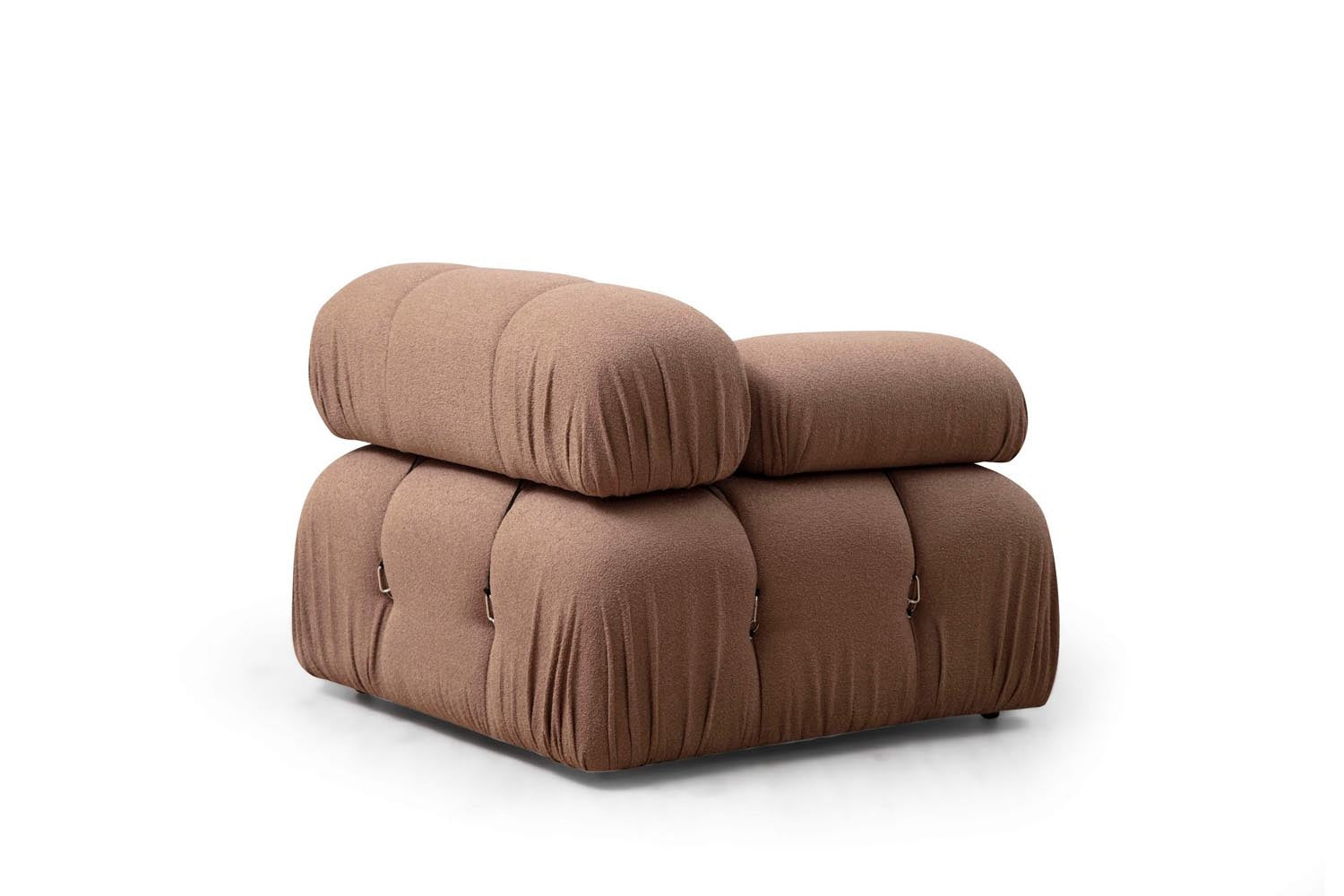 Erleben Sie das Bubble L1 Sofa in warmem Braun von Atelier Del Sofa. Ein modulares Meisterwerk, das Komfort und Eleganz in Ihr Zuhause bringt.