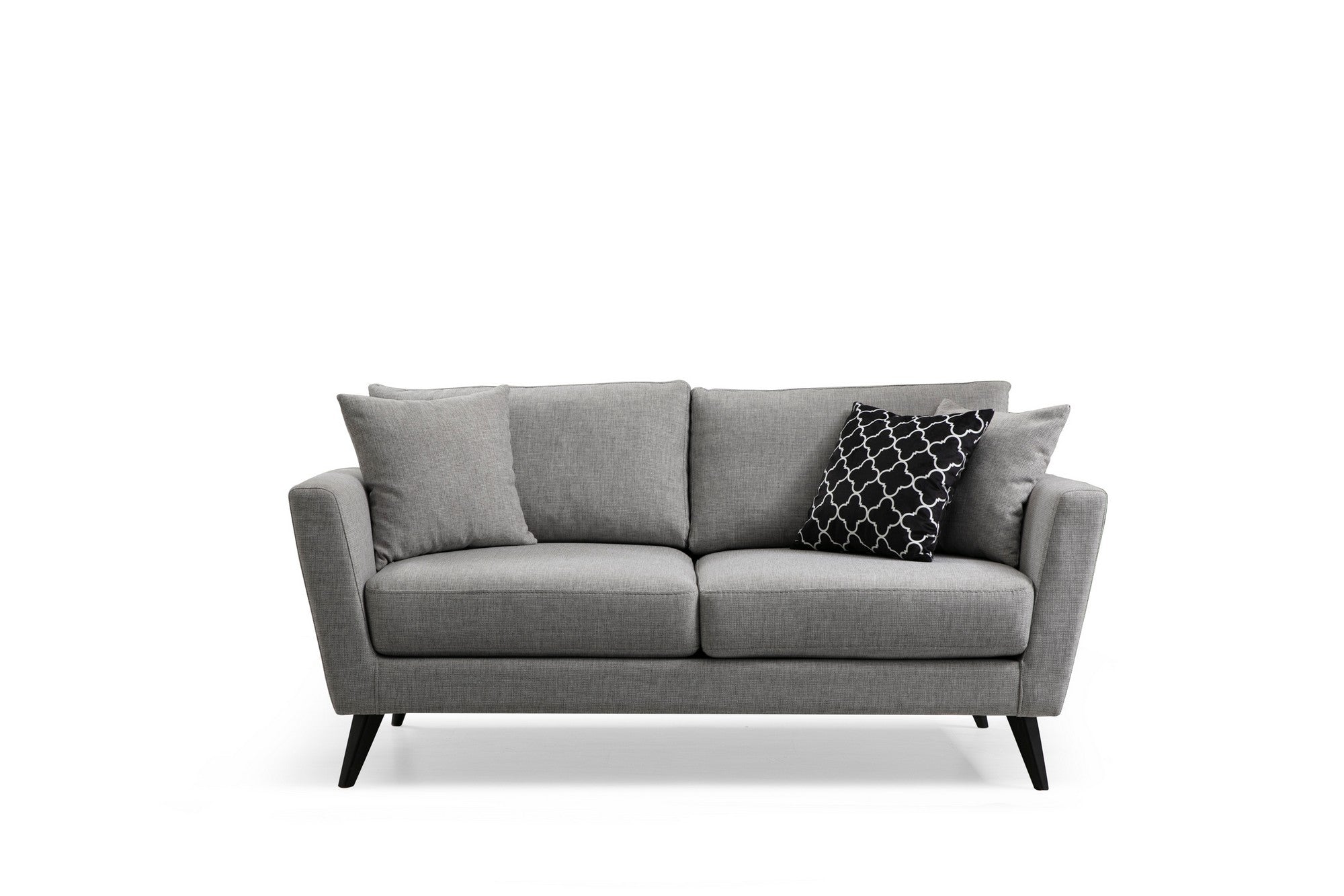 Entdecken Sie das stilvolle Mayorka 2-Sitzer-Sofa in Grau von Atelier Del Sofa – der perfekte Mix aus Komfort und eleganter Gestaltung für Ihr Zuhause.