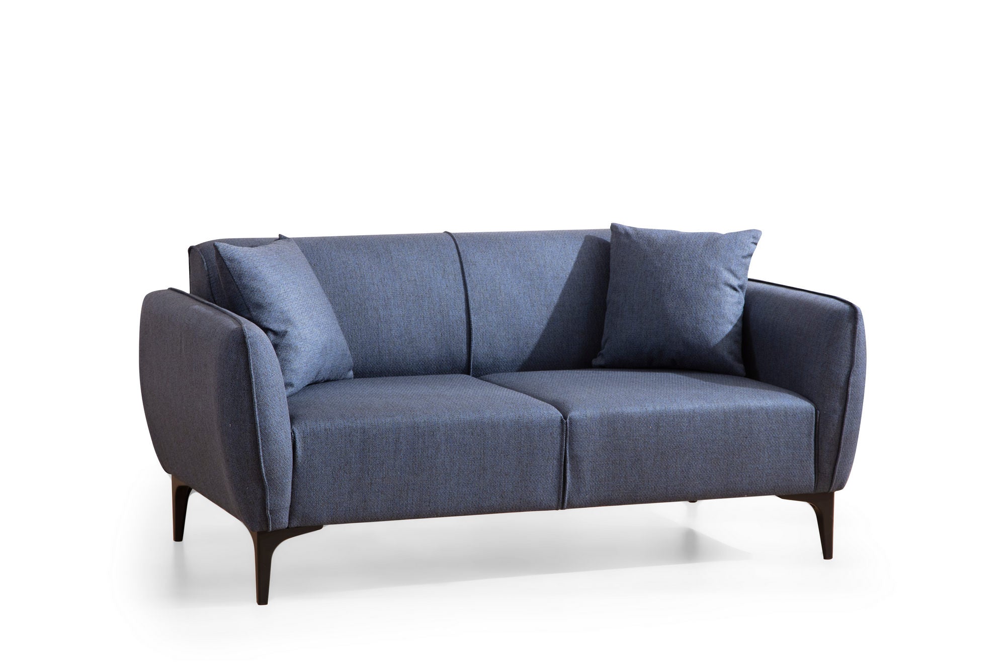 Genießen Sie den luxuriösen Ohrensessel Belissimo - Blue von Atelier Del Sofa. Er bietet unvergleichlichen Komfort und verleiht Ihrem Raum einen Hauch von Eleganz.