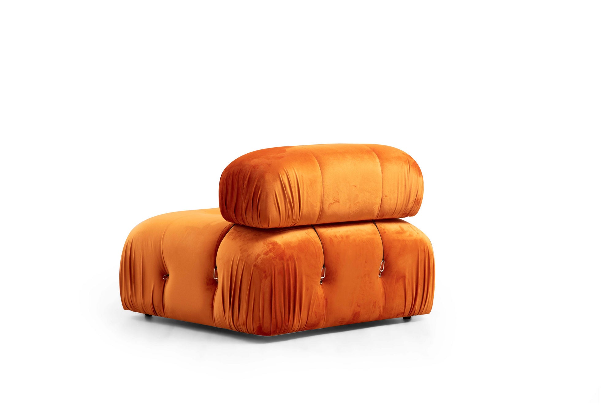 Erleben Sie das Bubble Corner Ecksofa in strahlendem Orange – ein stilvolles Möbelstück, das Komfort und Eleganz in Ihr Zuhause bringt.