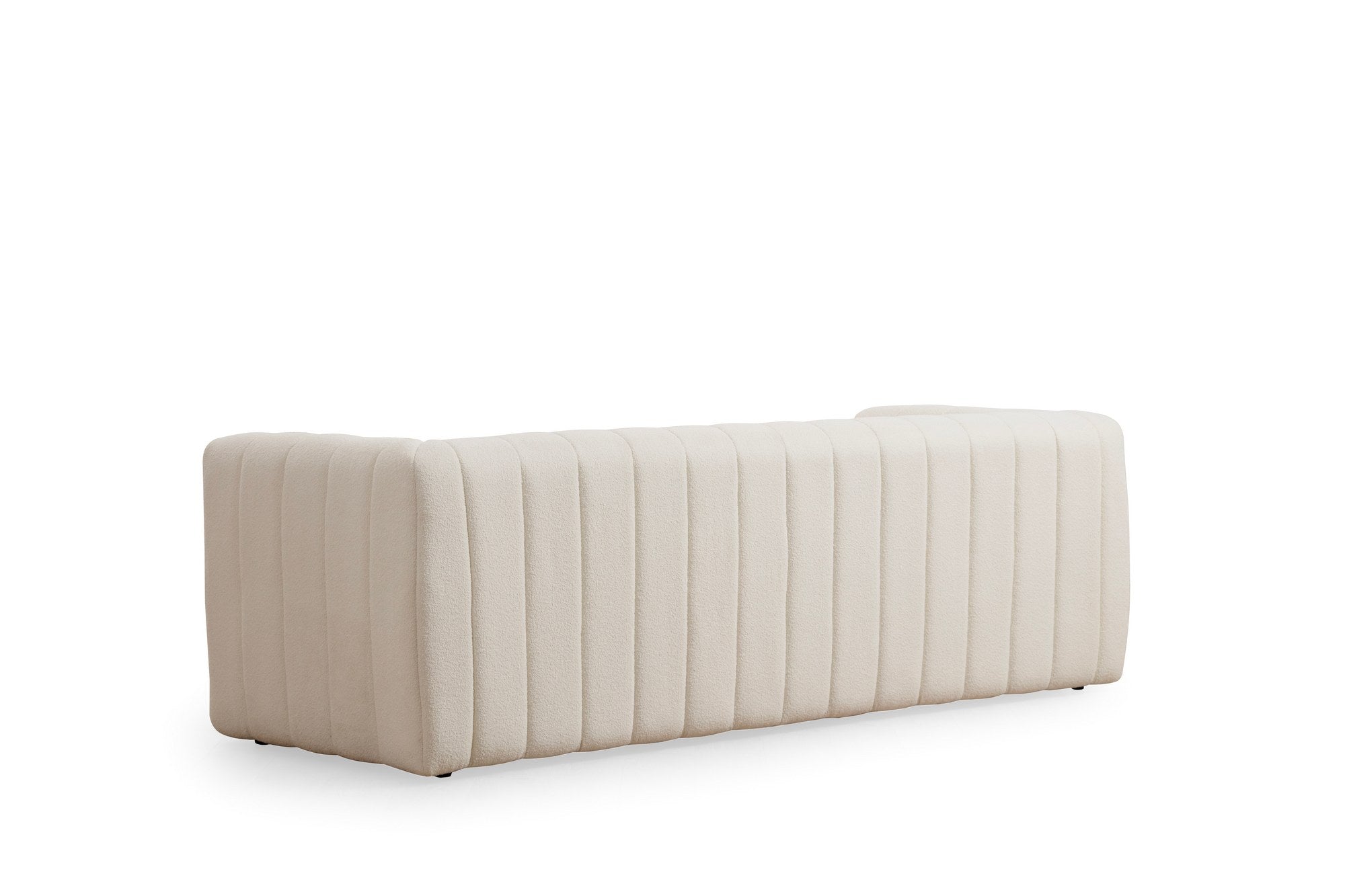 Erleben Sie das Royal 3 3er Sofa in Sahne von Atelier Del Sofa – eine harmonische Verbindung aus Eleganz, Komfort und zeitloser Qualität.