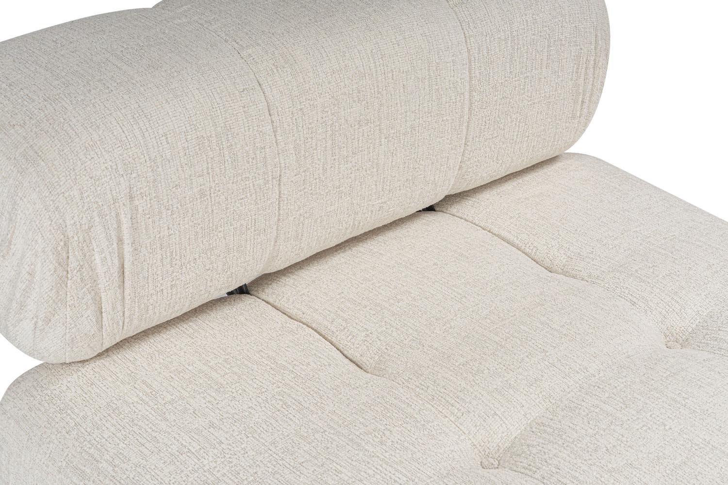 Erleben Sie das Doblo O1 Sofa in Sahne von Atelier Del Sofa – ein stilvolles 1-Sitzer Möbelstück, das Eleganz und unvergleichlichen Komfort bietet.