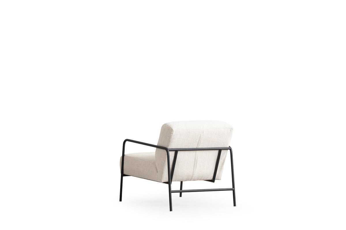 Eti Bergere Sessel - Weiss in Weiss präsentiert im Onlineshop von KAQTU Design AG. Sessel ist von Atelier Del Sofa