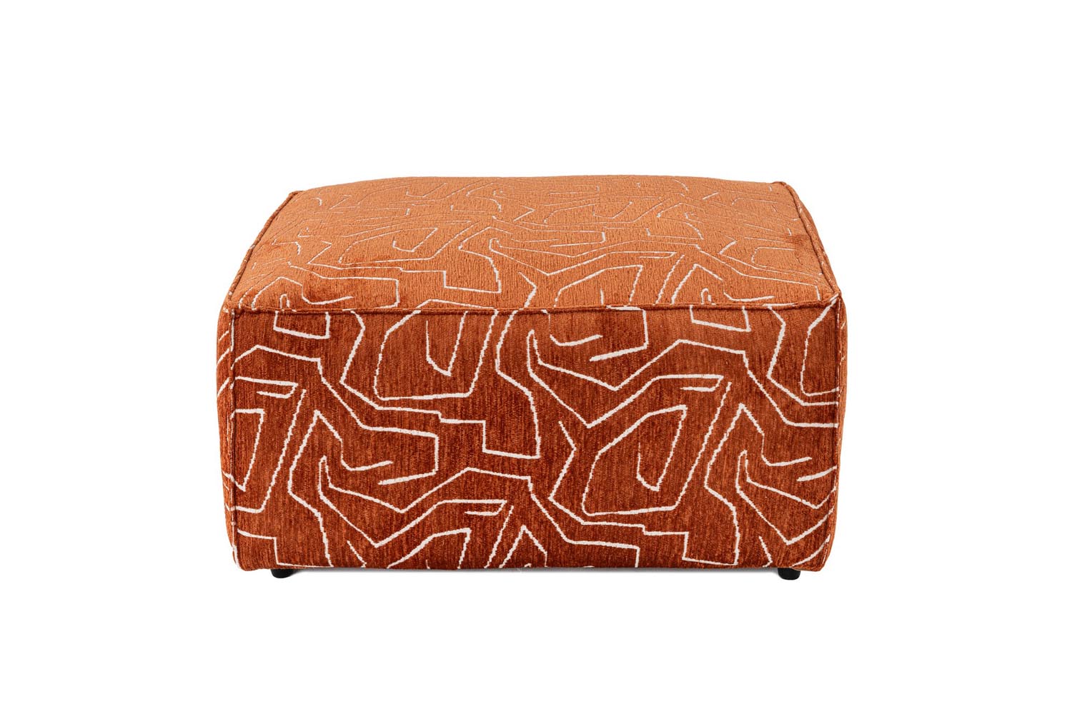 Verleihen Sie Ihrem Raum mit dem Lora Pouffe in Orange von Atelier Del Sofa einen Hauch von Eleganz und Komfort. Ideal für jedes Zuhause!