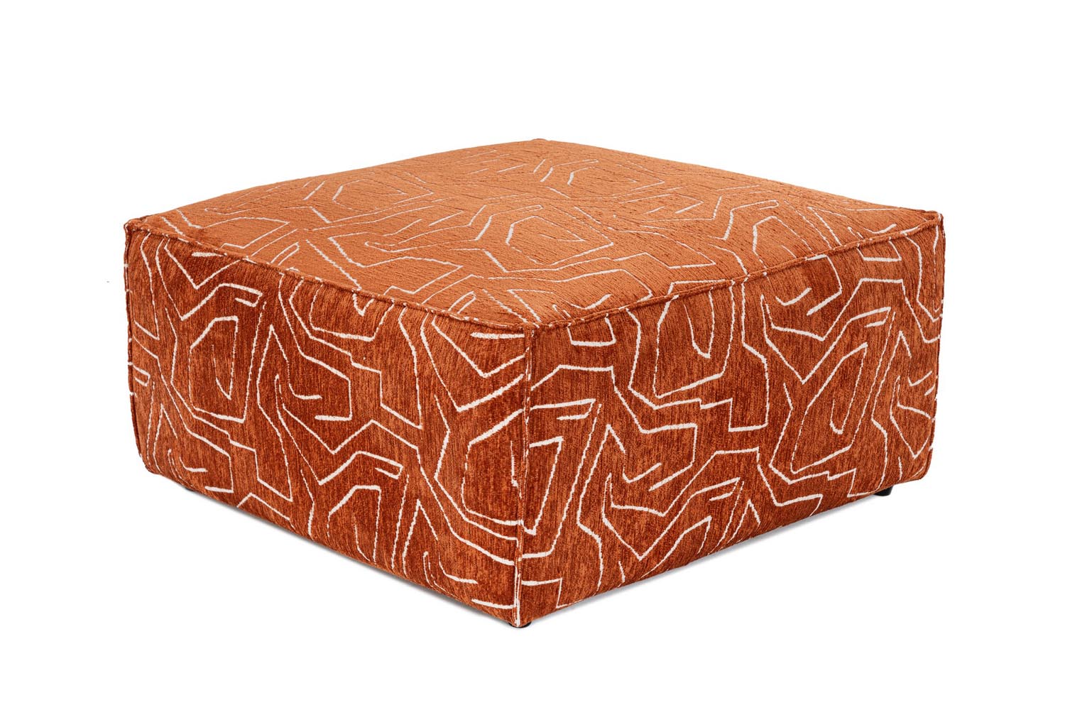 Verleihen Sie Ihrem Zuhause mit dem Lora Pouffe in lebhaftem Orange von Atelier Del Sofa einen Hauch von Stil und Komfort – ideal für jedes Zimmer!