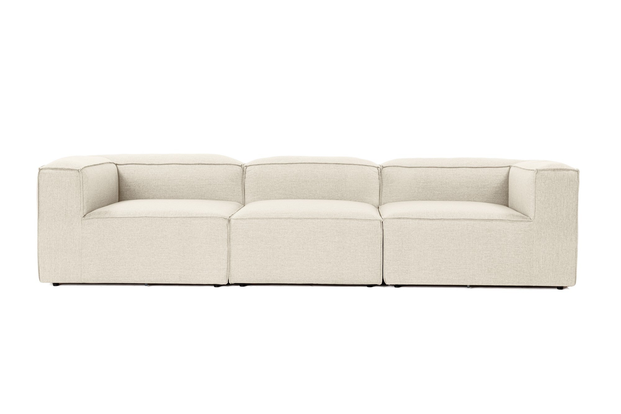 Entdecken Sie das Fora 3 - Ecru Sofa von Atelier Del Sofa: Eleganz trifft auf Komfort in einem stilvollen 3-Sitzer für Ihr Wohnzimmer.