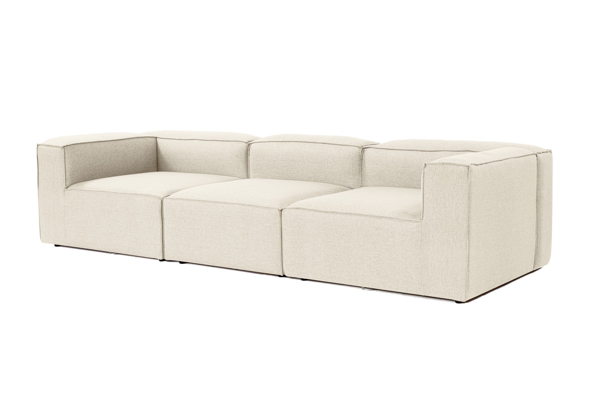 Erleben Sie das Fora 3 - Ecru Sofa von Atelier Del Sofa: Ein luxuriöses 3-Sitzer Möbelstück, das Stil und Gemütlichkeit in Ihr Zuhause bringt.