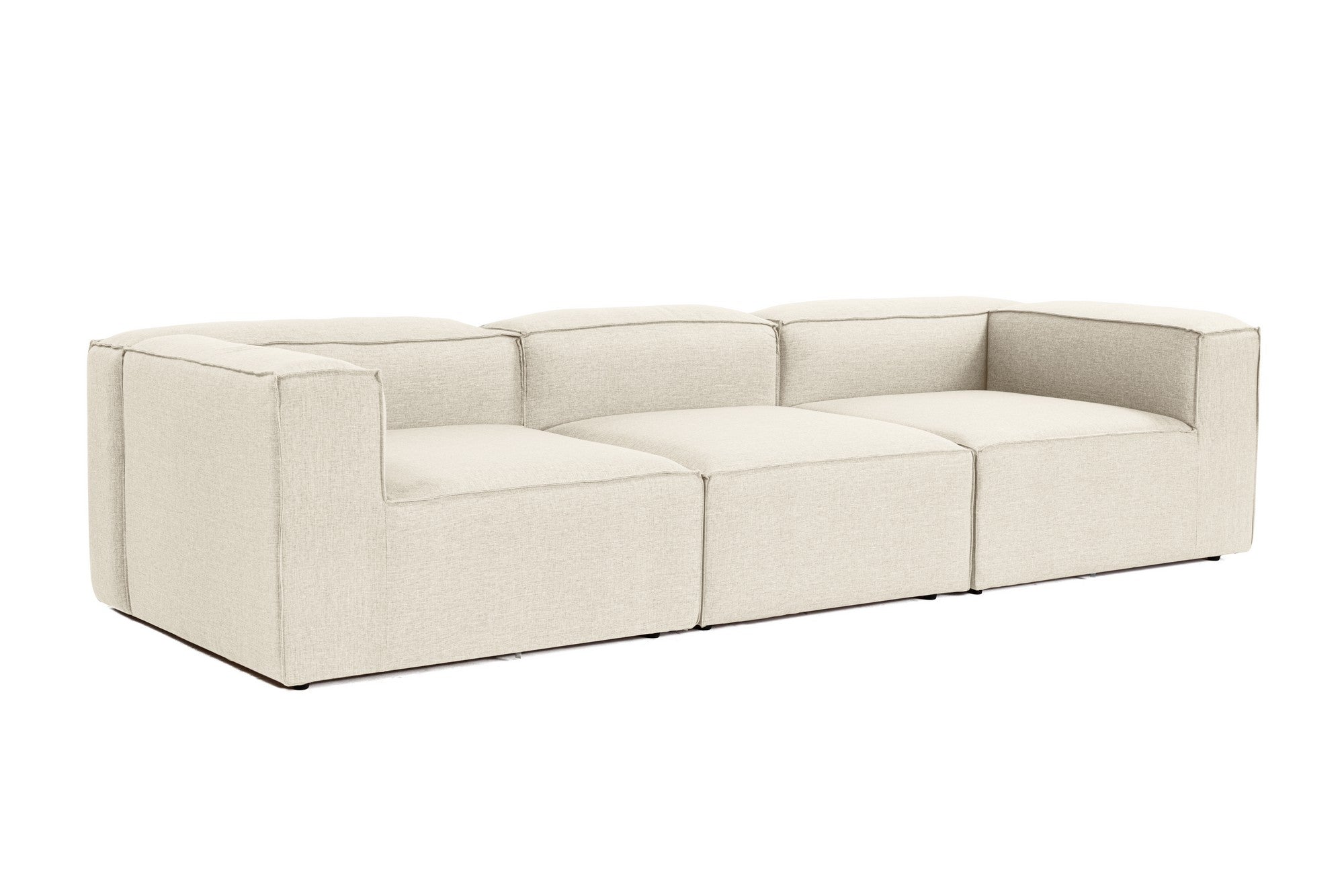 Entdecken Sie das Fora 3 - Ecru Sofa von Atelier Del Sofa: Eleganz trifft auf Komfort in einem stilvollen 3-Sitzer für Ihr Wohnzimmer.