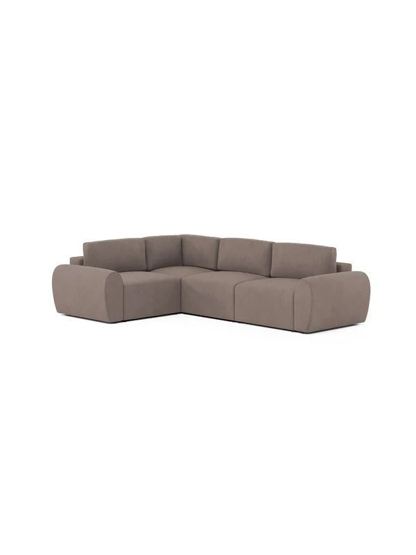Braunes Ecksofa Mono P von Hanah Home mit Buchenholzgestell, Kunststoffbeinen und gepolsterten Sitz- und Rückenkissen, Ansicht von vorne.
