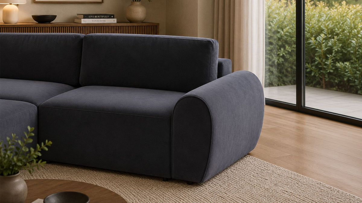 Ecksofa rechts in Petrolblau mit Buchenholzgestell, Spanplatte und Kunststoffbeinen, Sitzhöhe 45 cm, von Hanah Home.