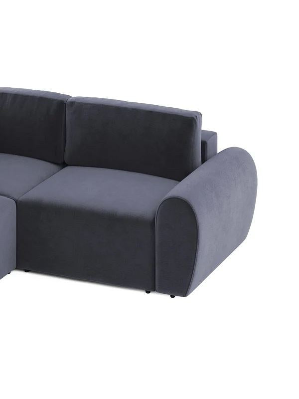 Ecksofa rechts in Petrolblau mit Buchenholzgestell, Spanplatte und Kunststoffbeinen, Sitzhöhe 45 cm, von Hanah Home.