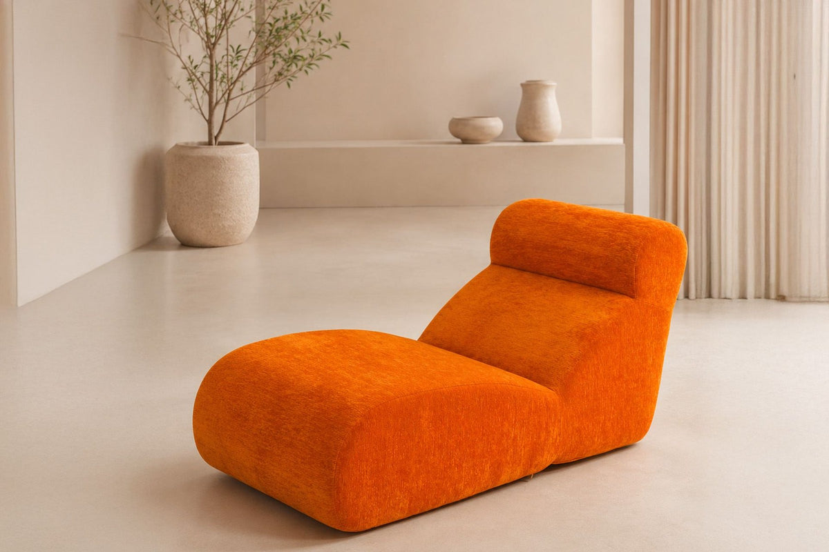 Orangefarbenes Tagesbett Happy Relax von Hanah Home aus 100% 28 DNS-Schaumstoff, ohne Gestell, Masse 82x145x75 cm.