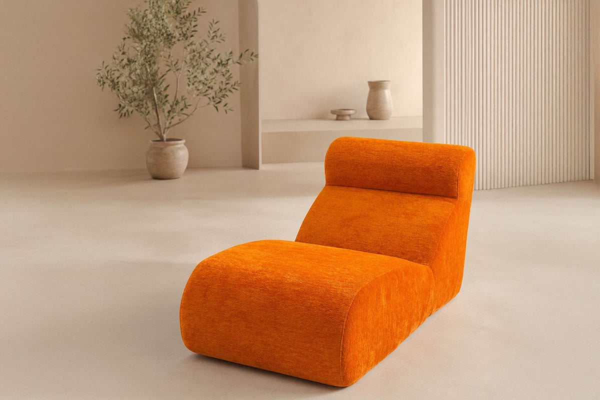Orangefarbenes Tagesbett Happy Relax von Hanah Home aus 100% 28 DNS-Schaumstoff, ohne Gestell, Masse 82x145x75 cm.