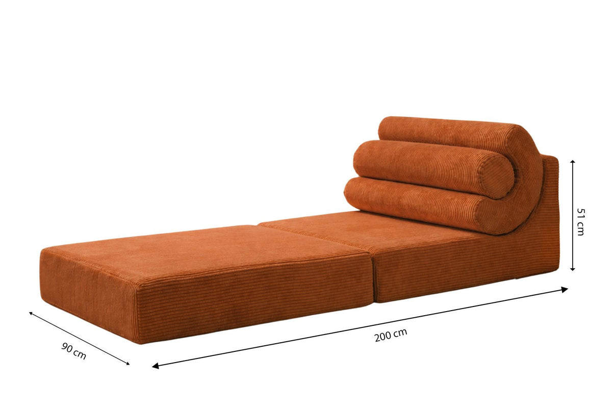 Zimtfarbenes 1-Sitzer Schlafsofa ohne Gestell aus 28 DNS Schaumstoff, kompakte Form, wandelbar zum Bett mit Liegefläche 200 cm.
