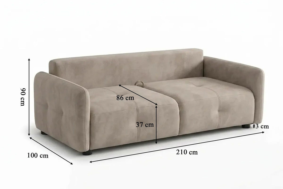 Beige Schlafsofa mit drei Sitzplätzen, Polyesterbezug, Kunststoffbeinen und zwei Kissen, freigestellt vor weissem Hintergrund fotografiert.