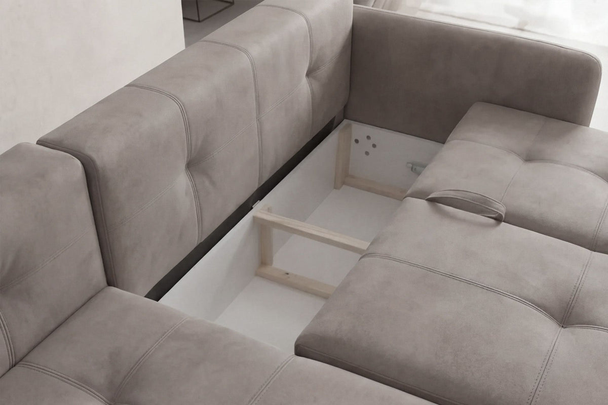 Beiges Eck-Schlafsofa mit Polyesterbezug, Buchenholzgestell, Kunststoffbeinen und zwei losen Kissen, links ausgerichtet.