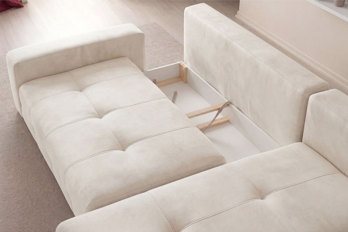 Eck-Schlafsofa Magnum in Ecru mit Polyesterbezug, Kunststoffbeinen und sichtbarem Staufach unter der Sitzfläche, rechte Ausführung.