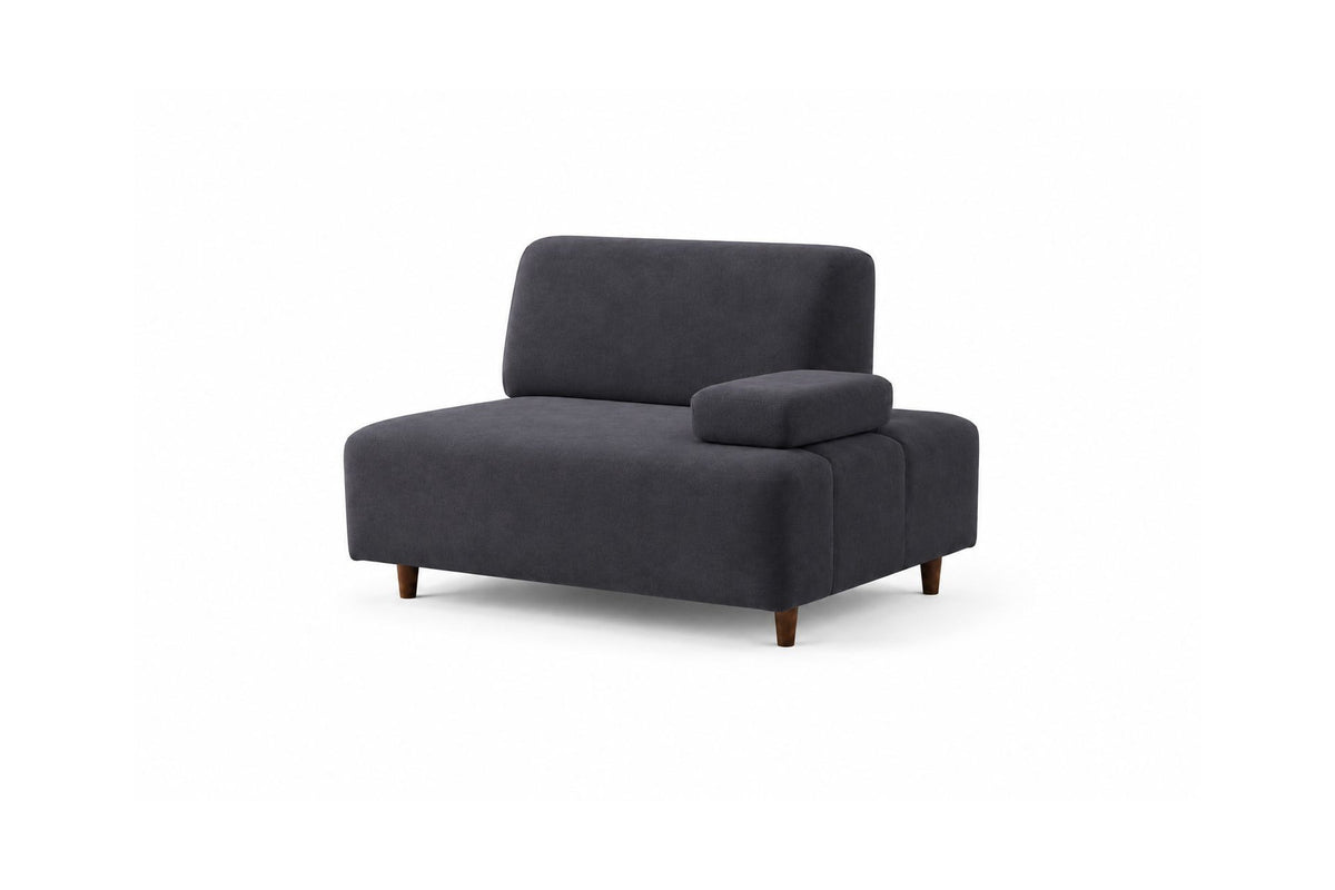 Petrolblaues 4-Sitzer-Sofa Madlen von Hanah Home mit hohen Kunststoffbeinen, Polyesterbezug, Holzgestell und zwei losen Kissen.
