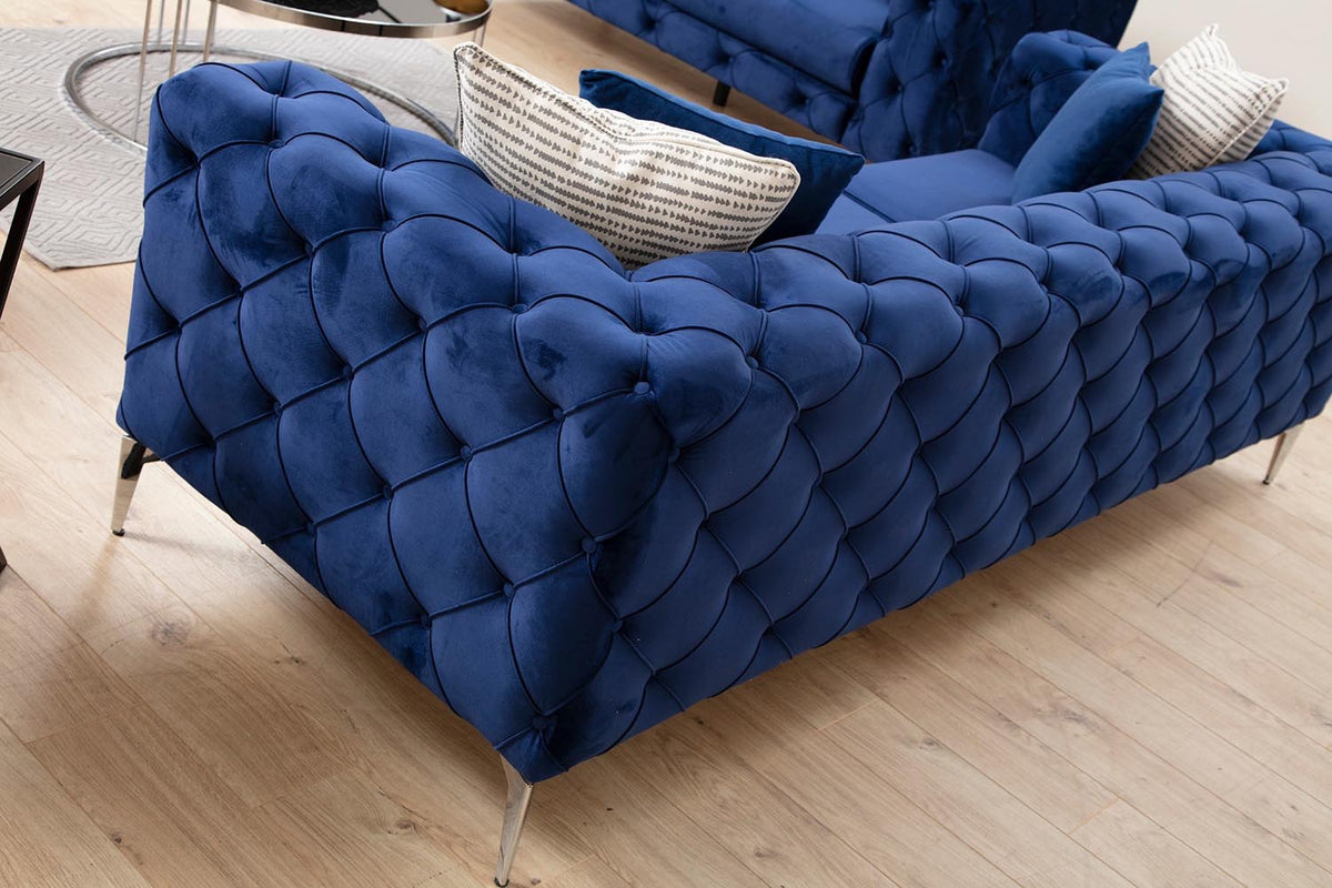 Como - Navy Blue in Marineblau präsentiert im Onlineshop von KAQTU Design AG. 3er Sofa ist von Atelier Del Sofa