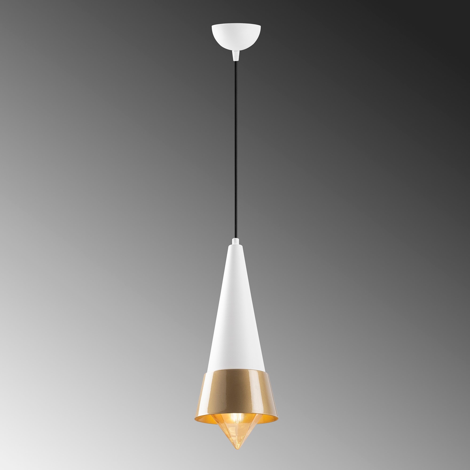 Entdecken Sie die Dodo Pendelleuchte von Opviq – ein stilvolles Highlight in Weiß und Gold, das jedem Raum Eleganz und Glamour verleiht.