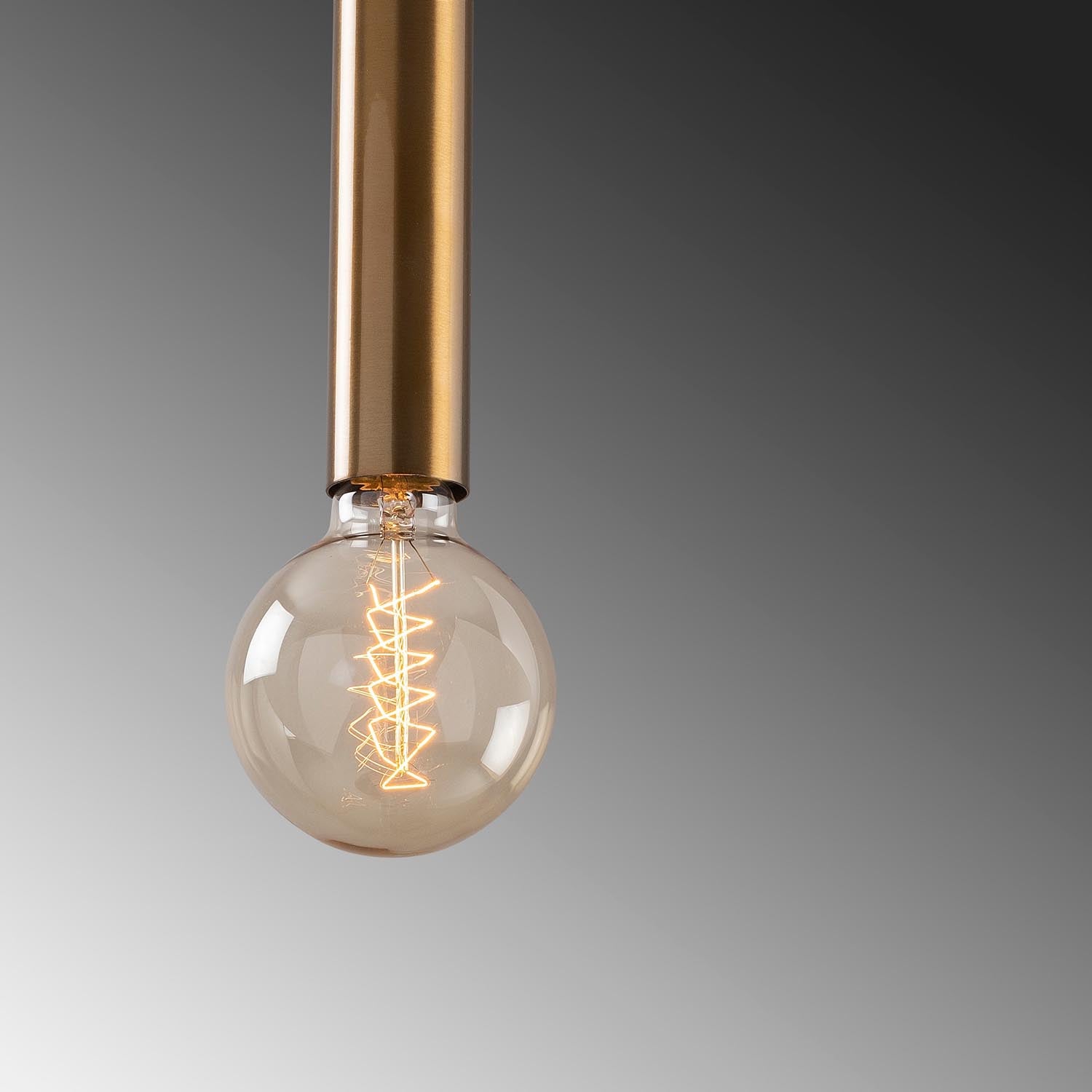 Entdecken Sie die Tempo Pendelleuchte von Opviq – ein stilvolles Highlight, das Vintage-Charme und skandinavische Eleganz in Ihr Zuhause bringt.