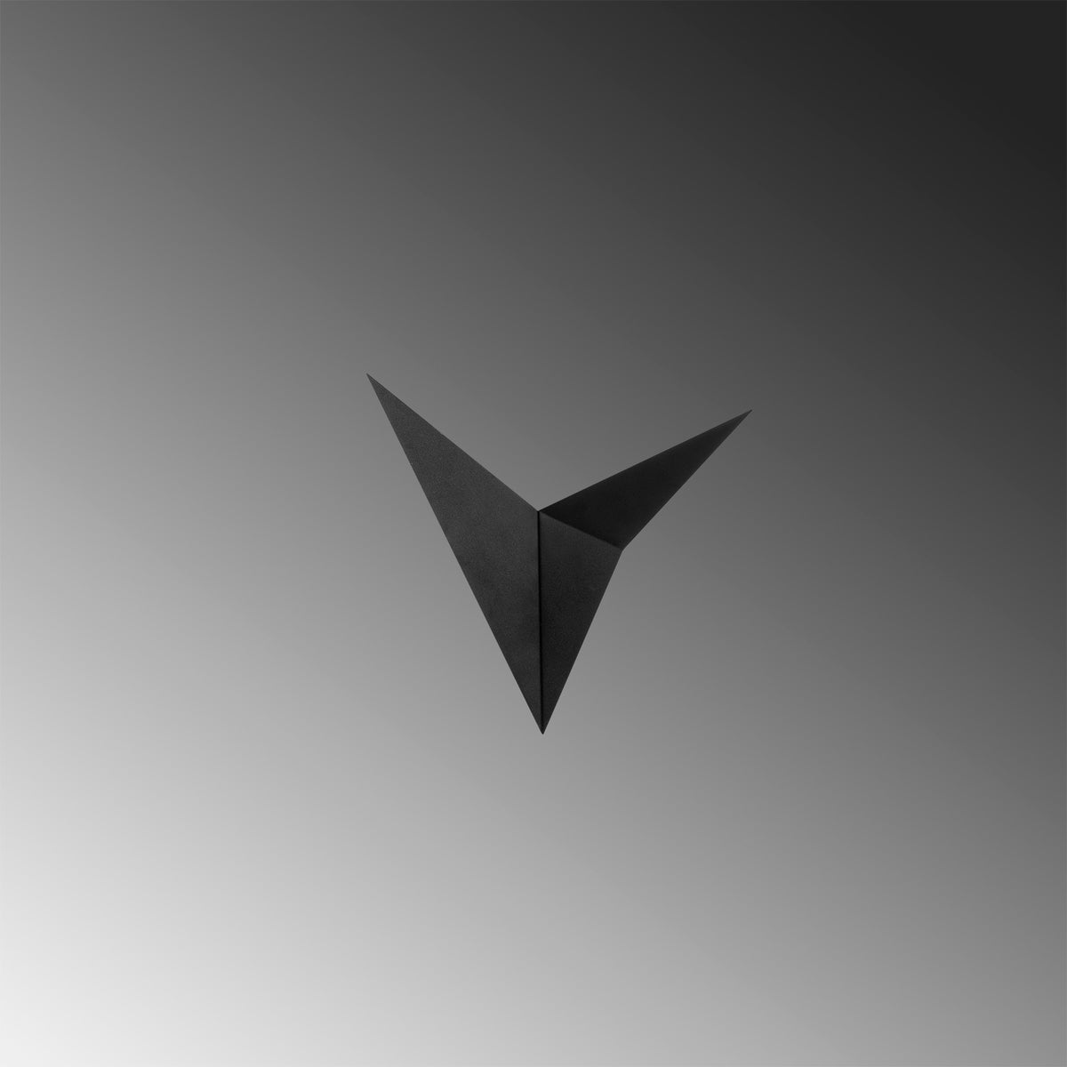 Bird Wandleuchte - Schwarz in Schwarz präsentiert im Onlineshop von KAQTU Design AG. Wandleuchte ist von Opviq