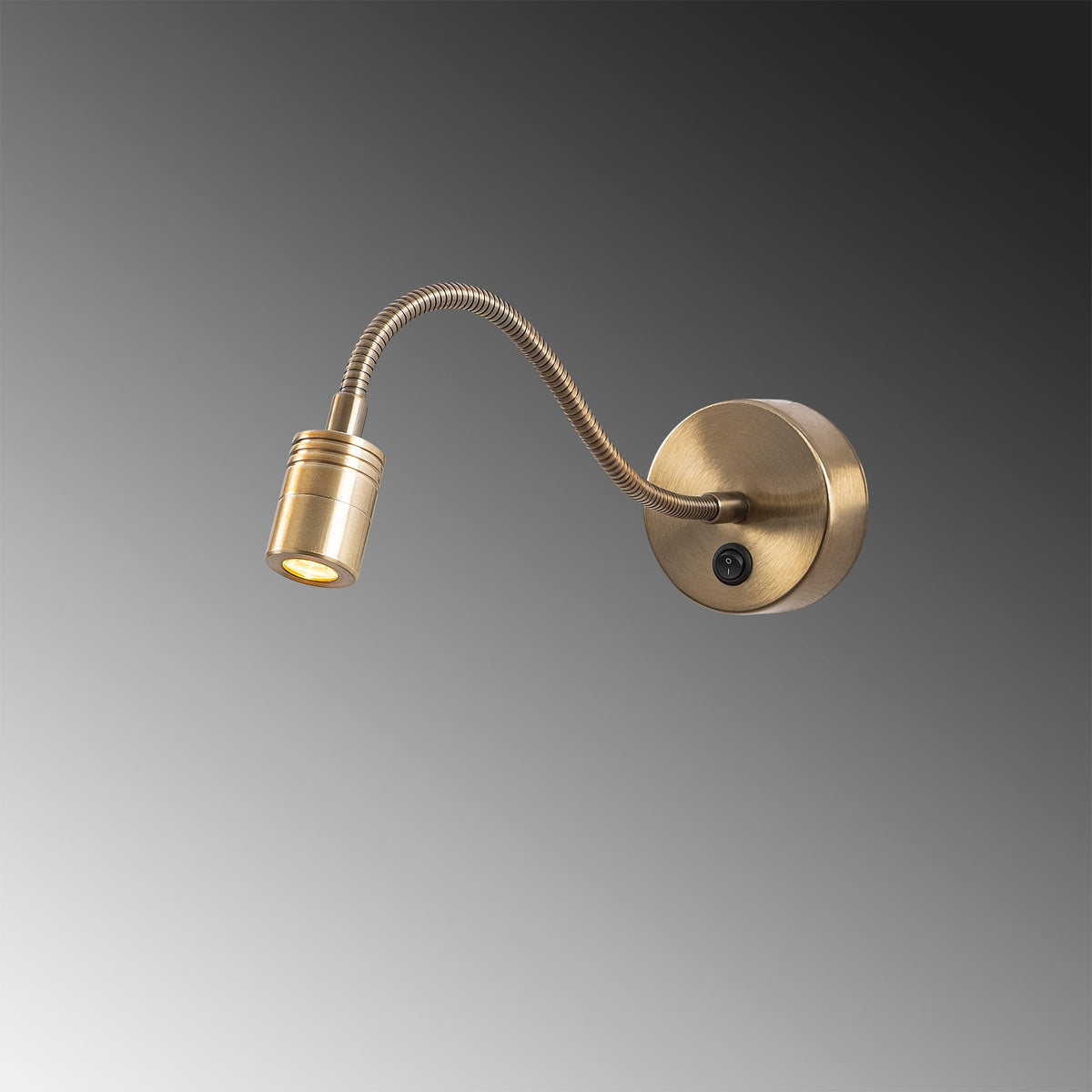 Reading Wandleuchte - Vintage in Vintage präsentiert im Onlineshop von KAQTU Design AG. Wandleuchte ist von Opviq