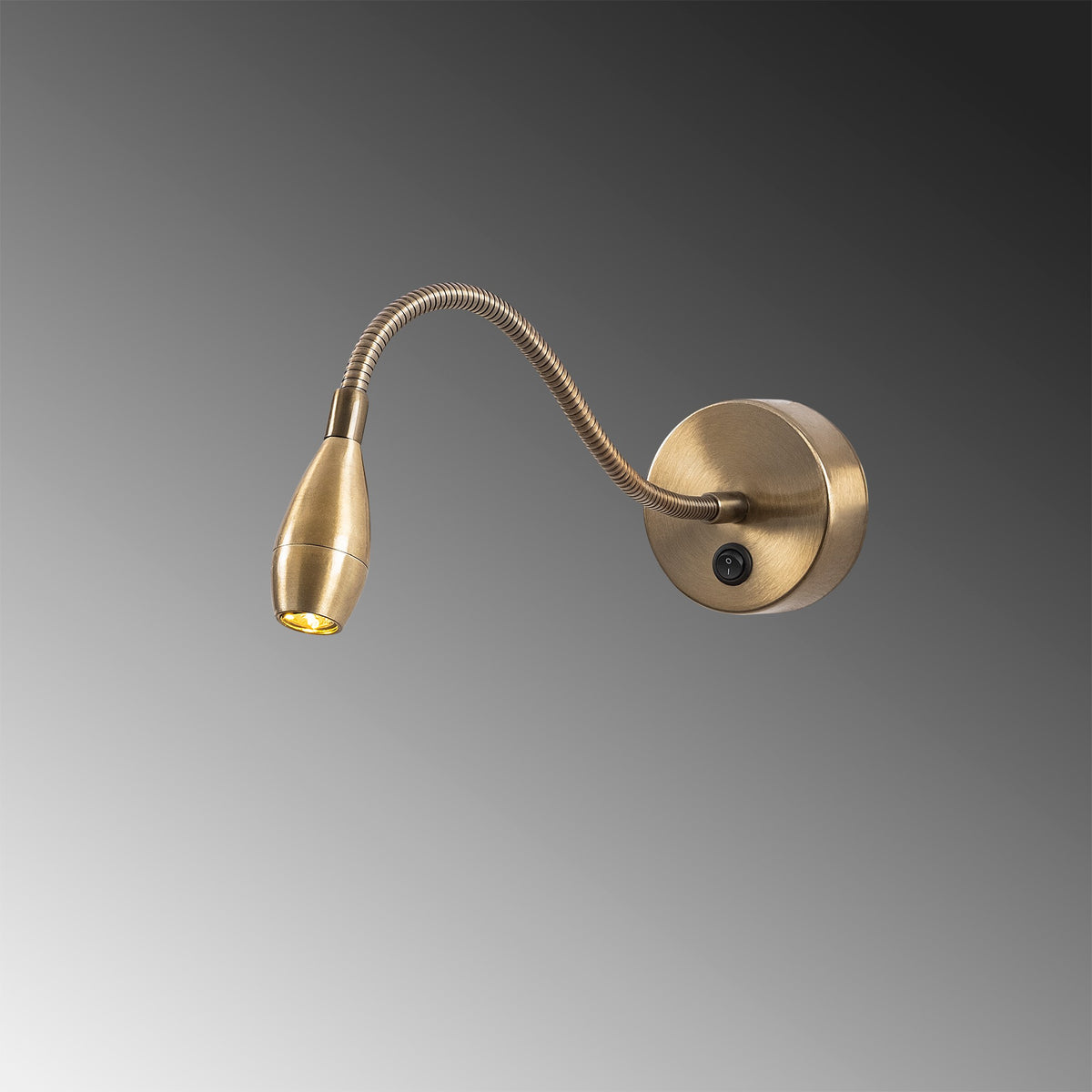 Reading Wandleuchte - Vintage in Vintage präsentiert im Onlineshop von KAQTU Design AG. Wandleuchte ist von Opviq