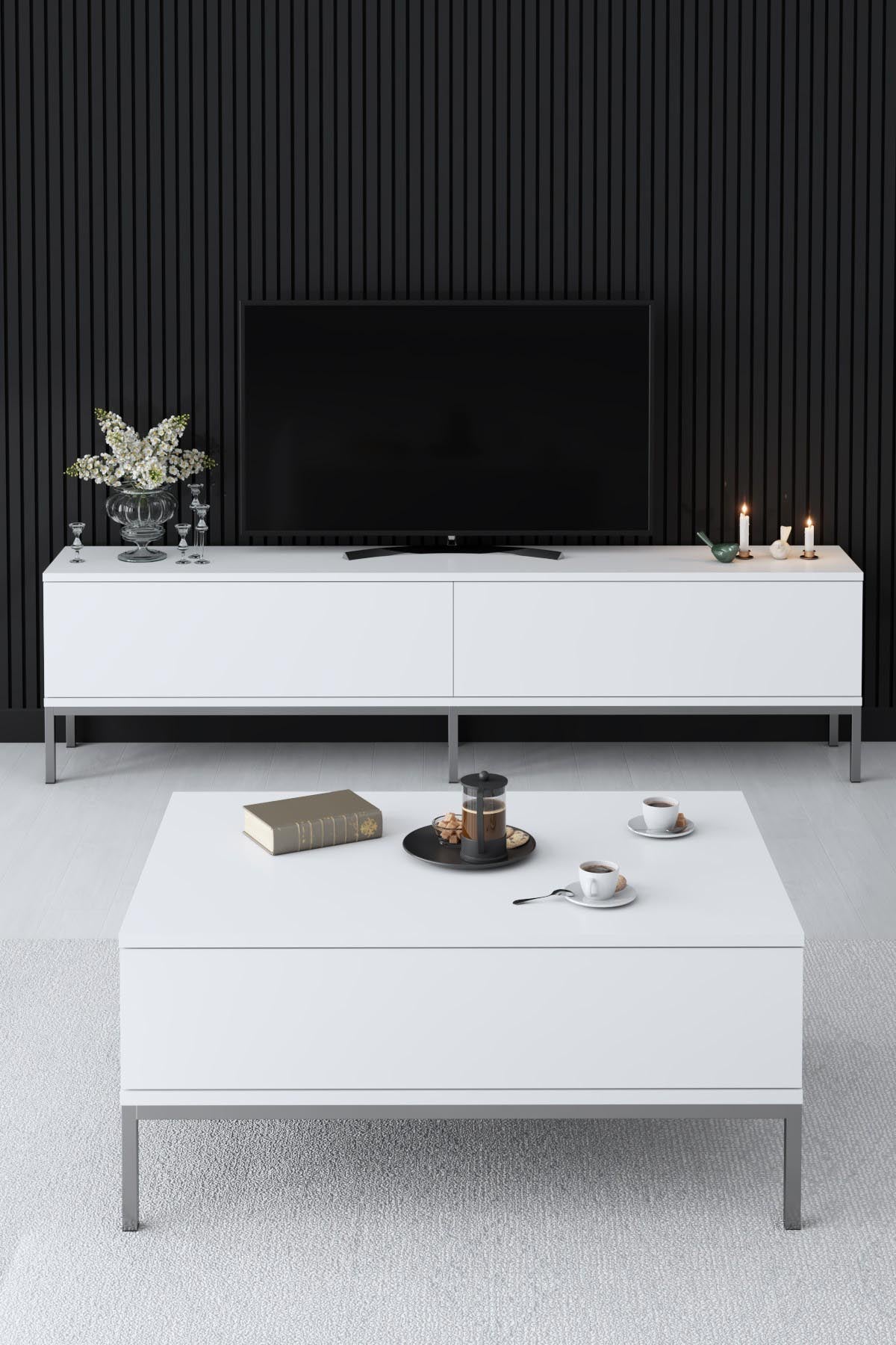 Eleganter TV-Ständer in Weiß und Silber von Hanah Home. Perfekte Kombination aus Stil und Funktionalität für Ihr Wohnzimmer.