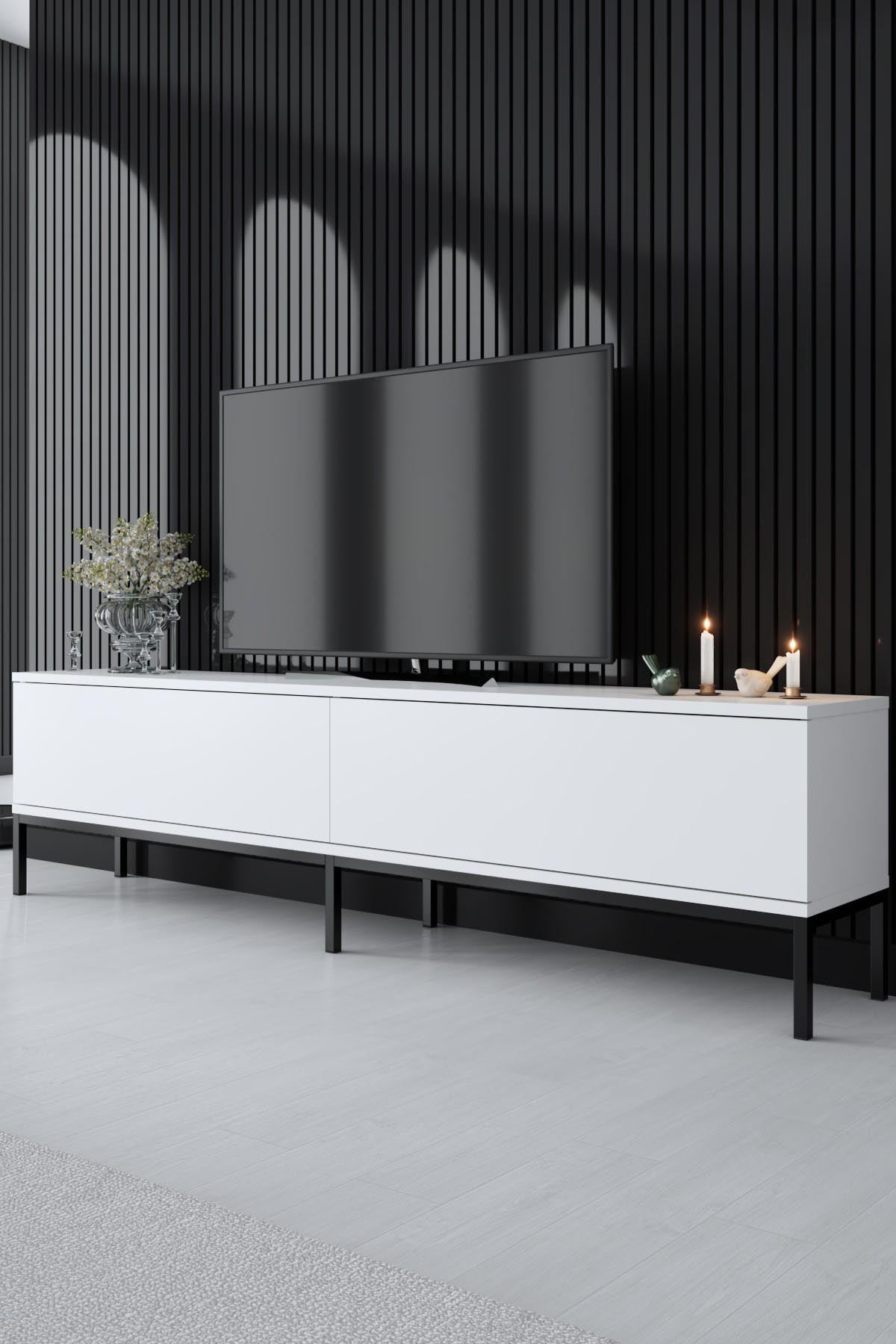 Entdecken Sie das elegante Lord Sideboard in Schwarz-Weiß von Hanah Home – der perfekte Akzent für Ihr modernes Wohnzimmer. Stilvoll und funktional!